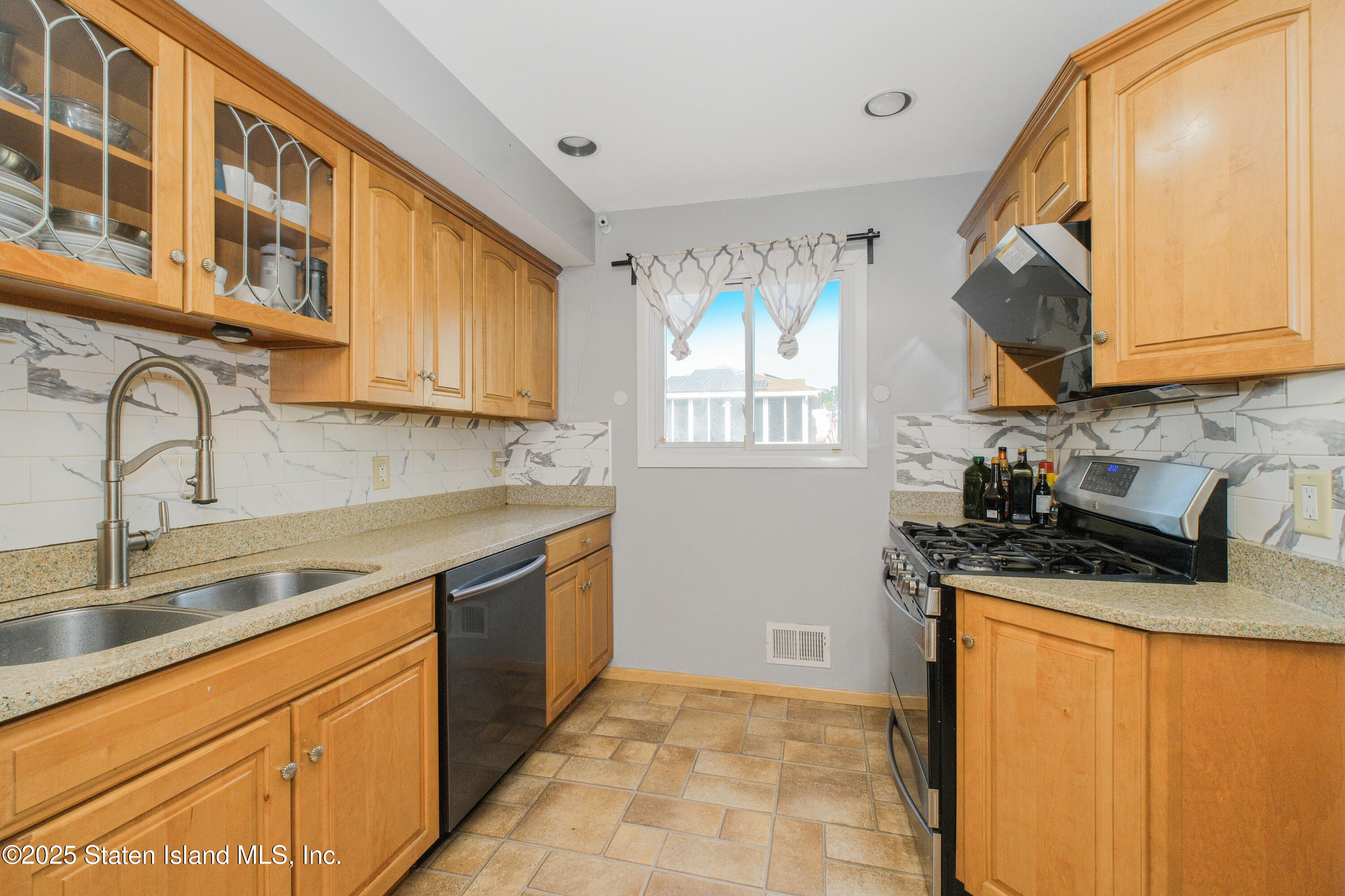 45 Russek Drive, Staten Island, NY, 10312 image 13