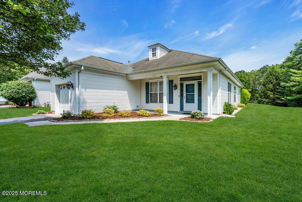 29 Goldenedge Way, Lakewood, NJ, 08701