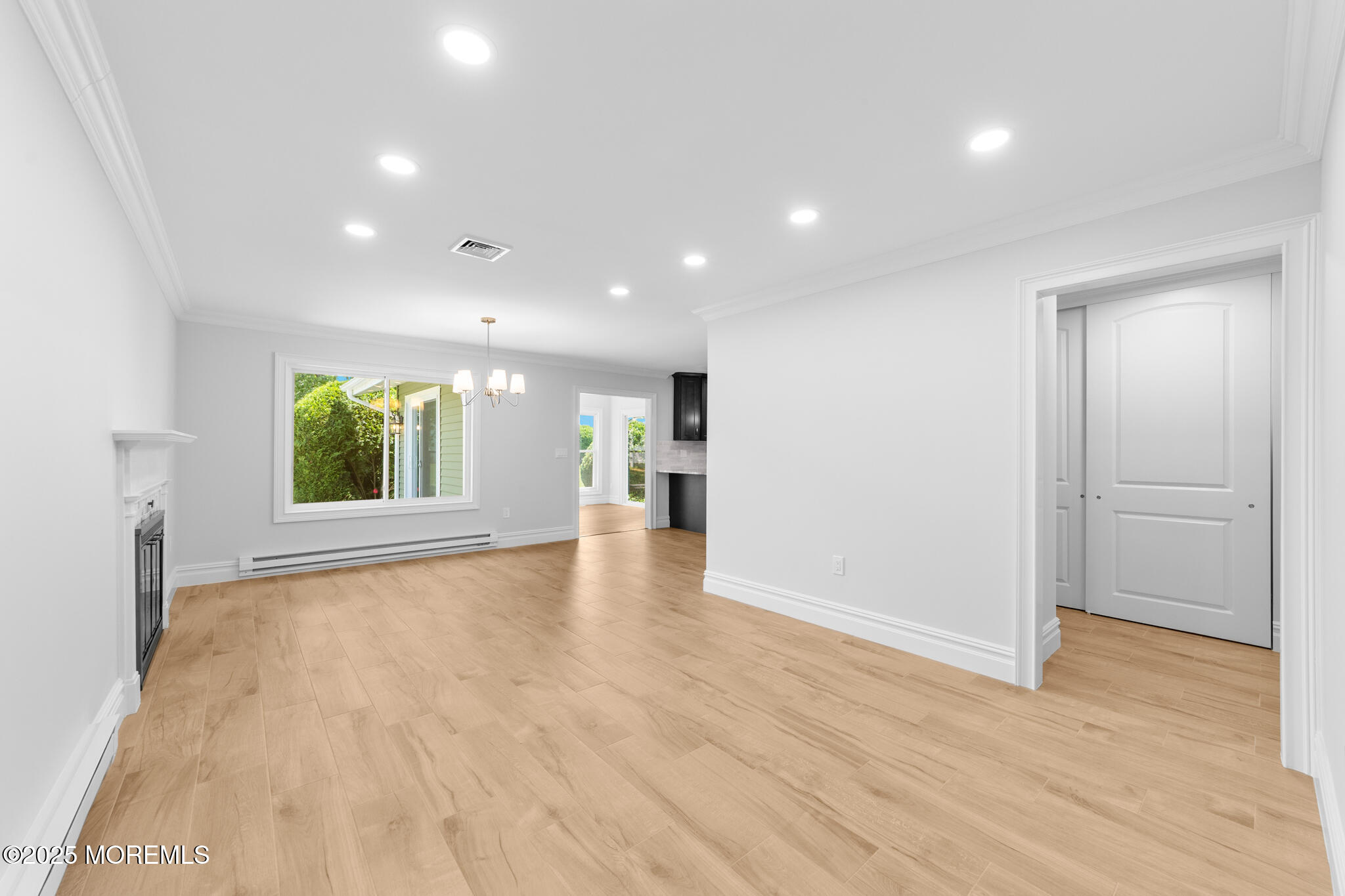321 Persica Plz Plaza #321A Image 5