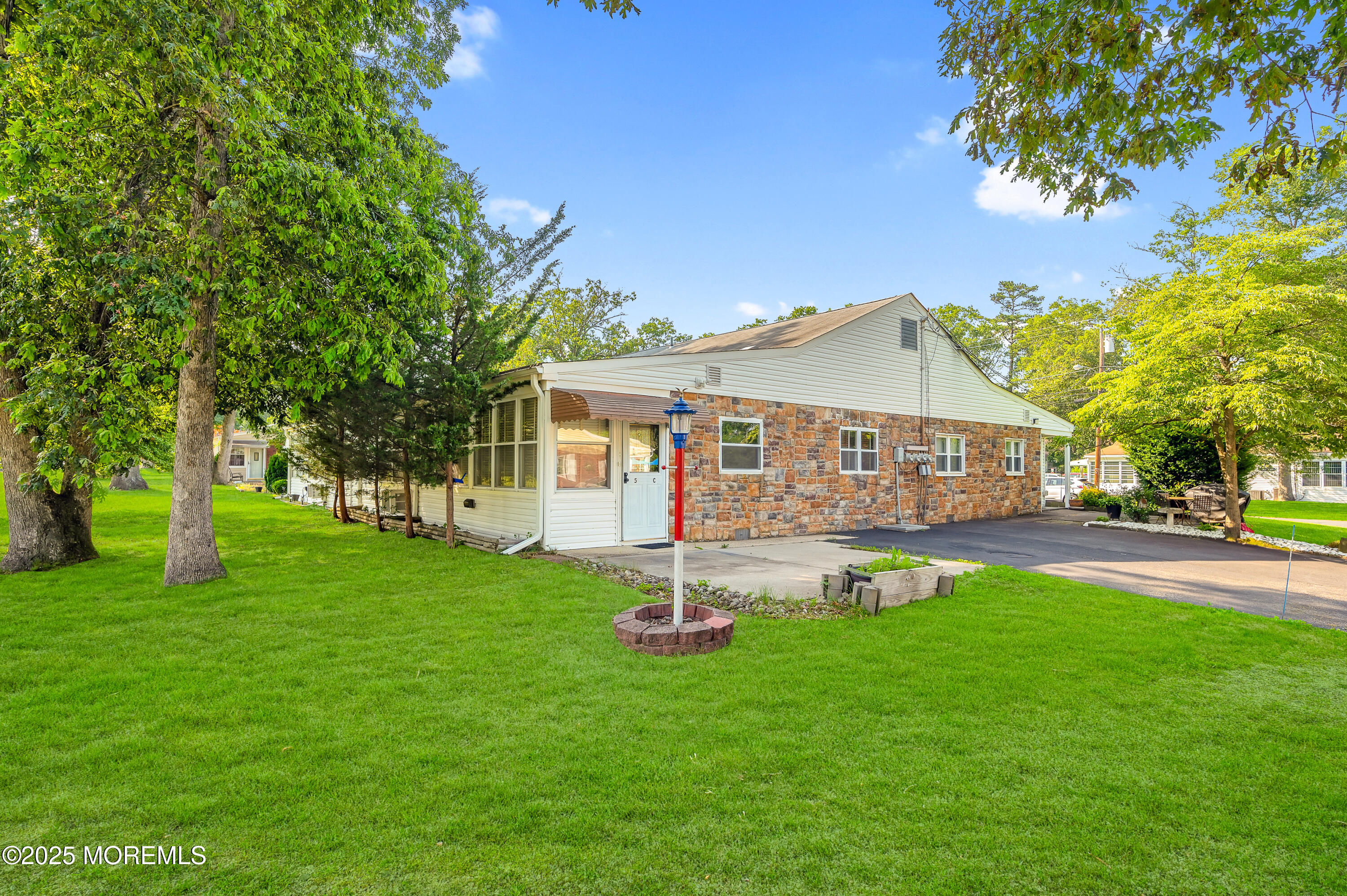 5 Chestnut Street C Image 4