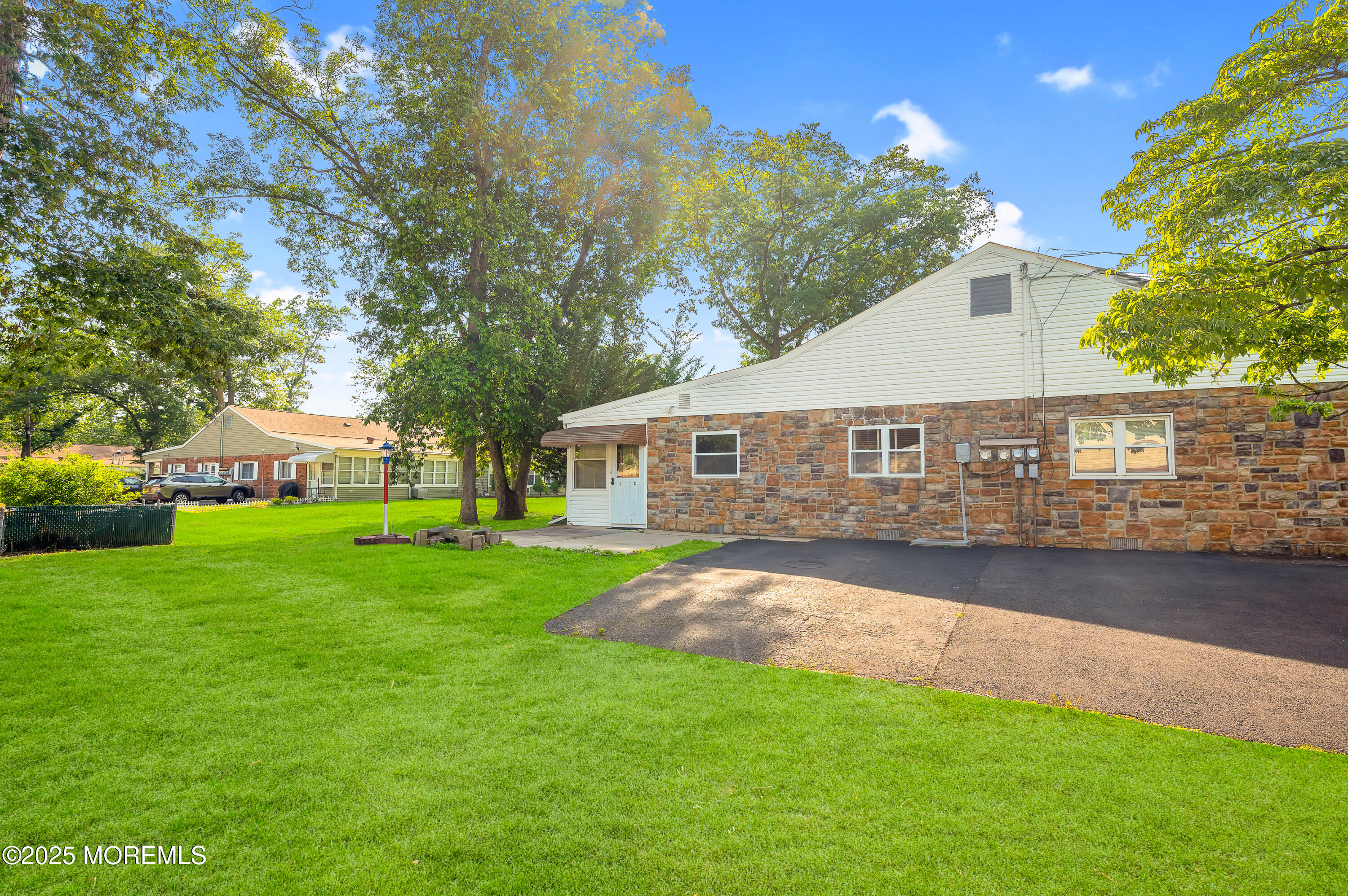 5 Chestnut Street C Image 3