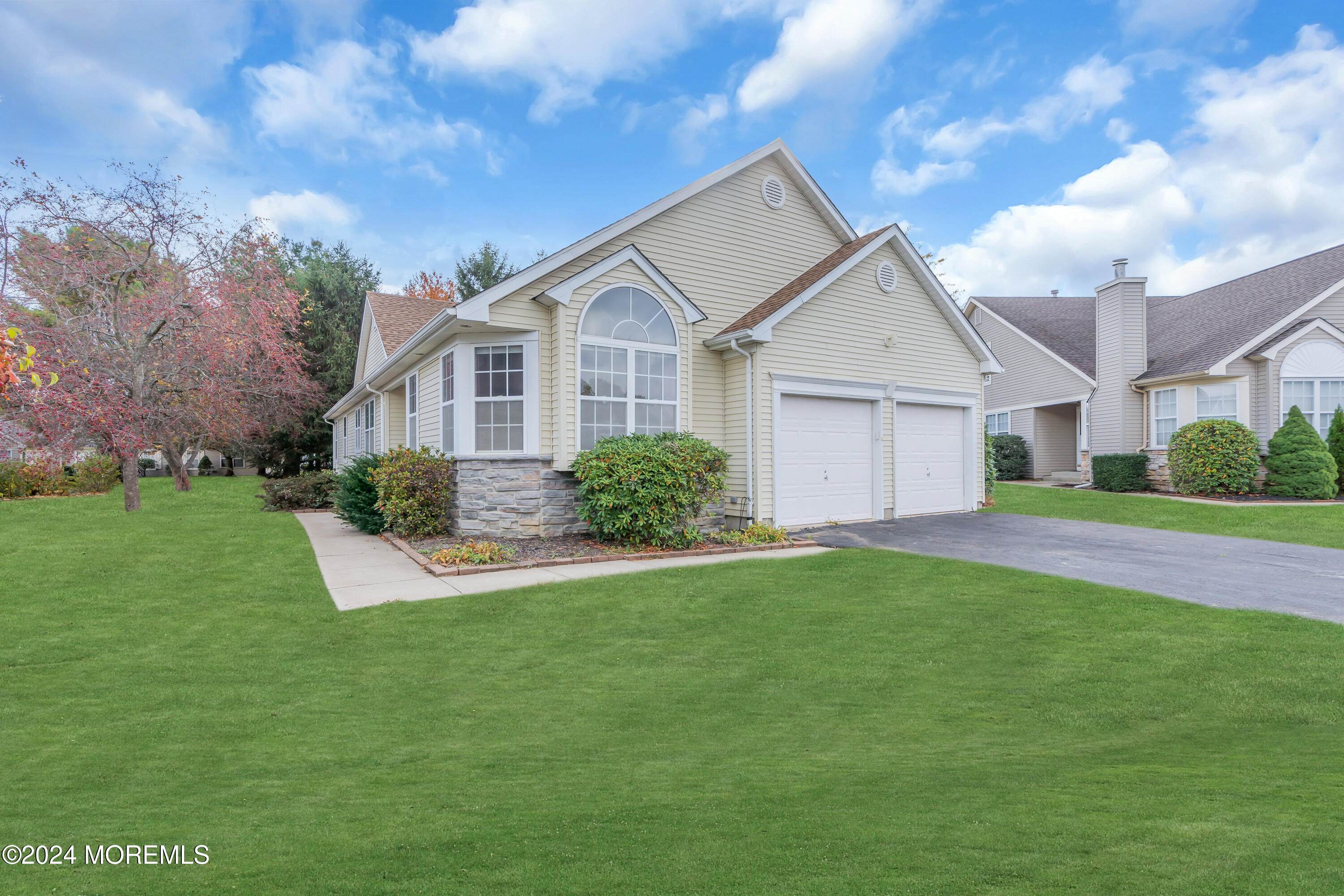 2464 Spring Hill Drive Image 3