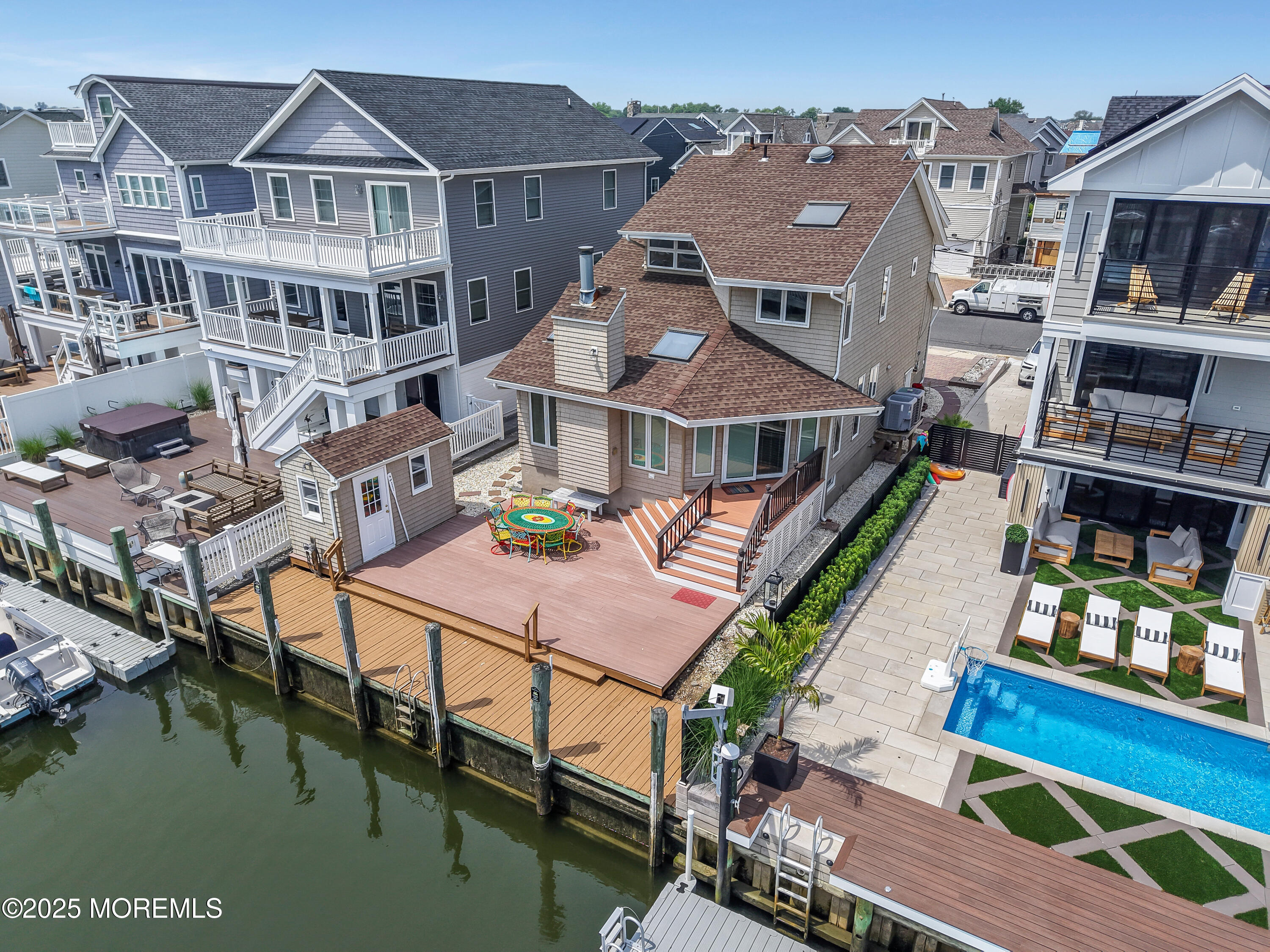 475 Long Avenue Image 1