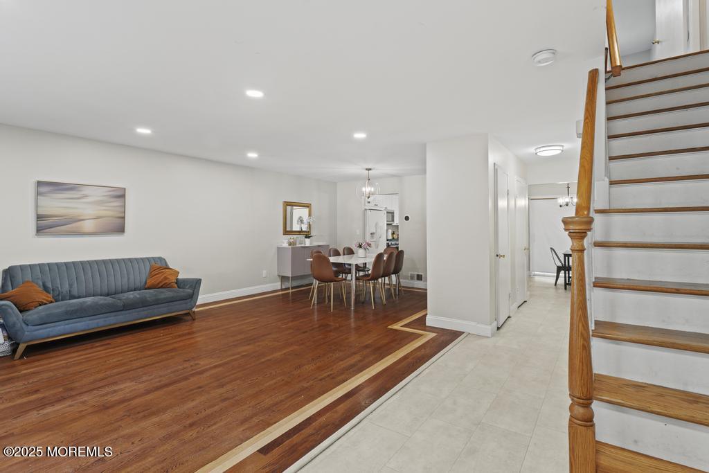 431 Rose Court Image 4