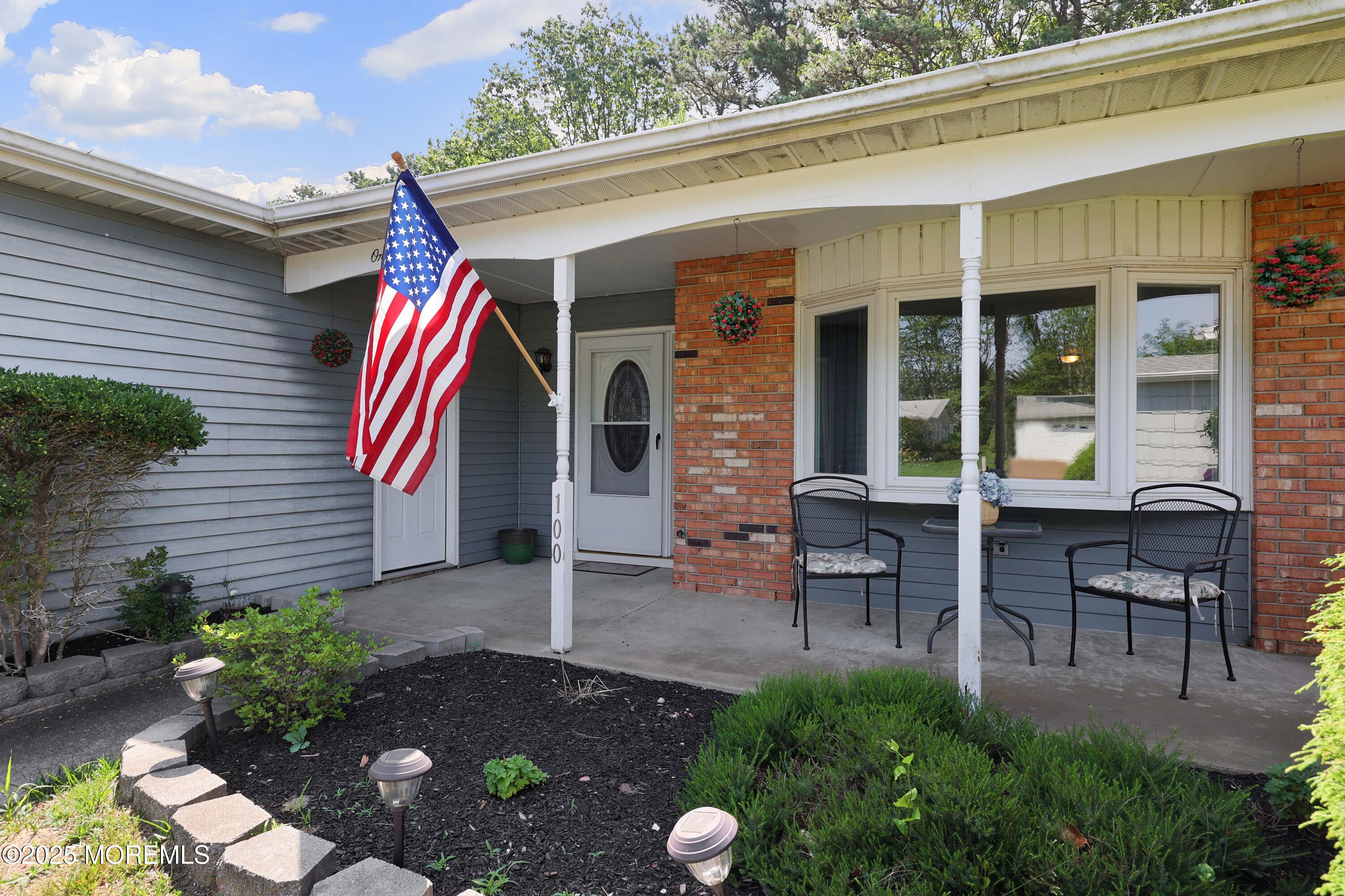 100 Courtshire Drive Image 2