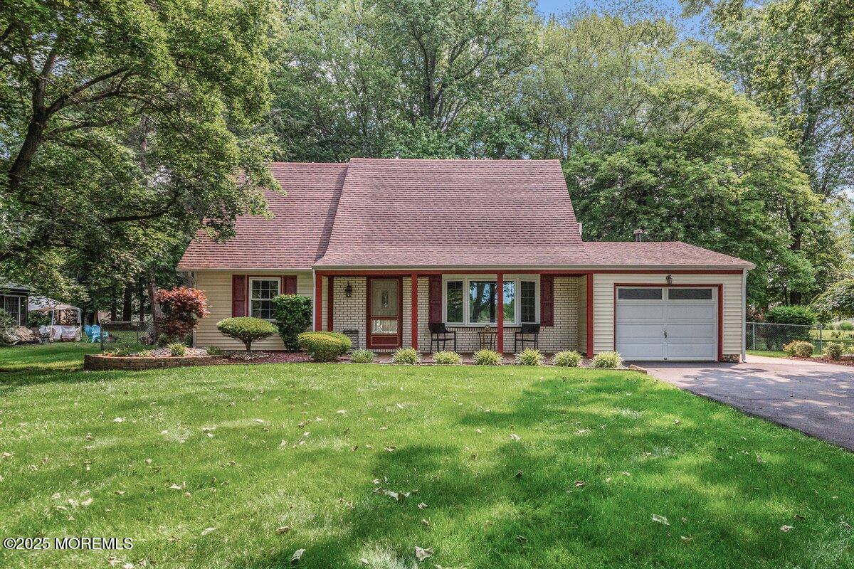 10 Patterson Lane, Manalapan, NJ, 07726
