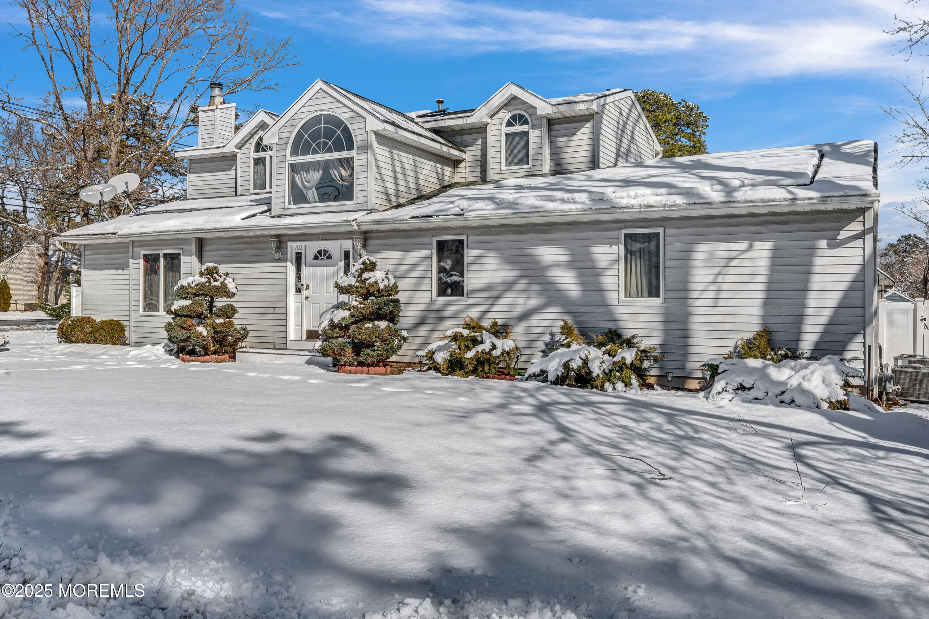 1112 Larchmont Street Image 3