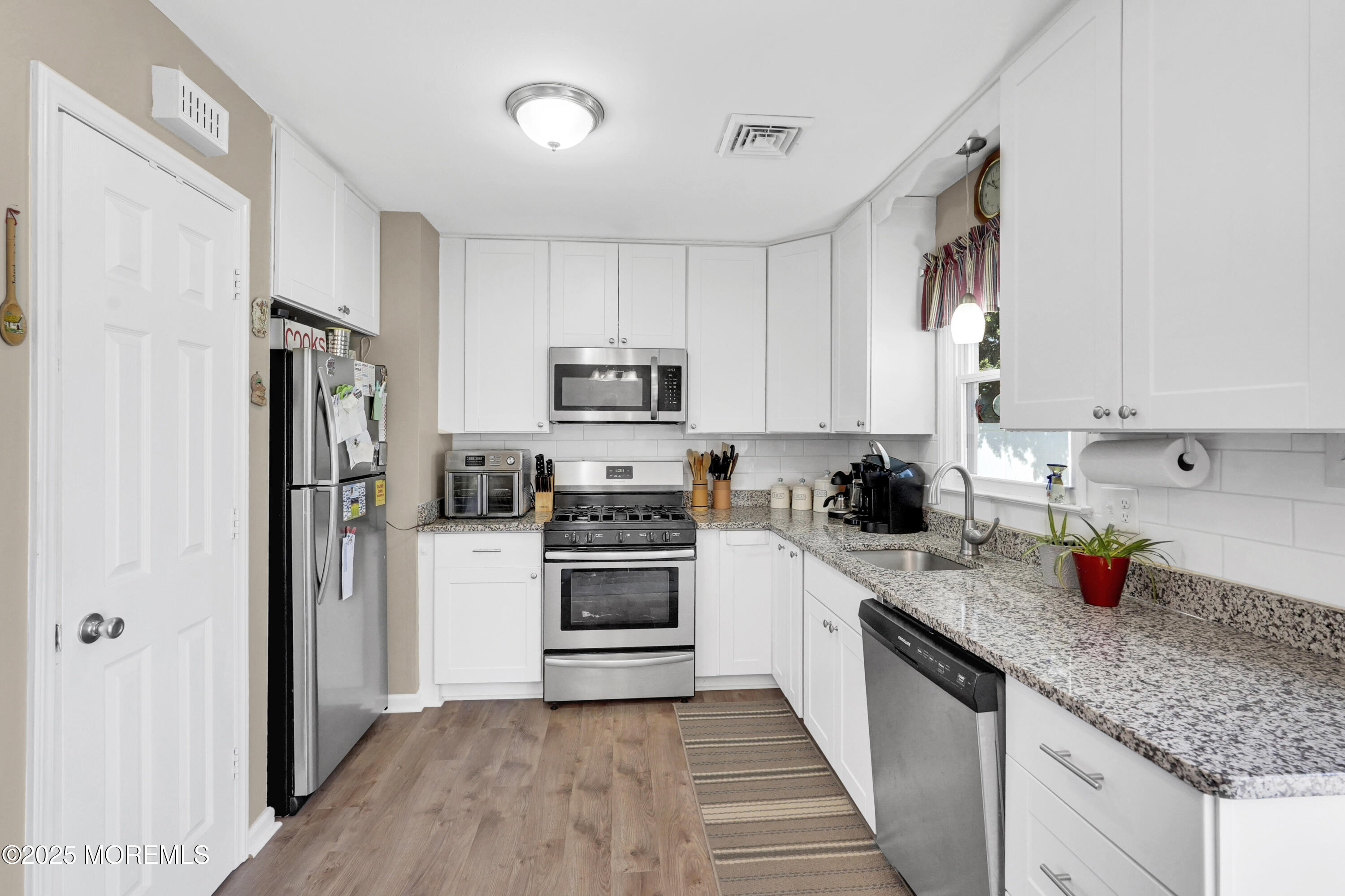 418 Sycamore Drive Image 5