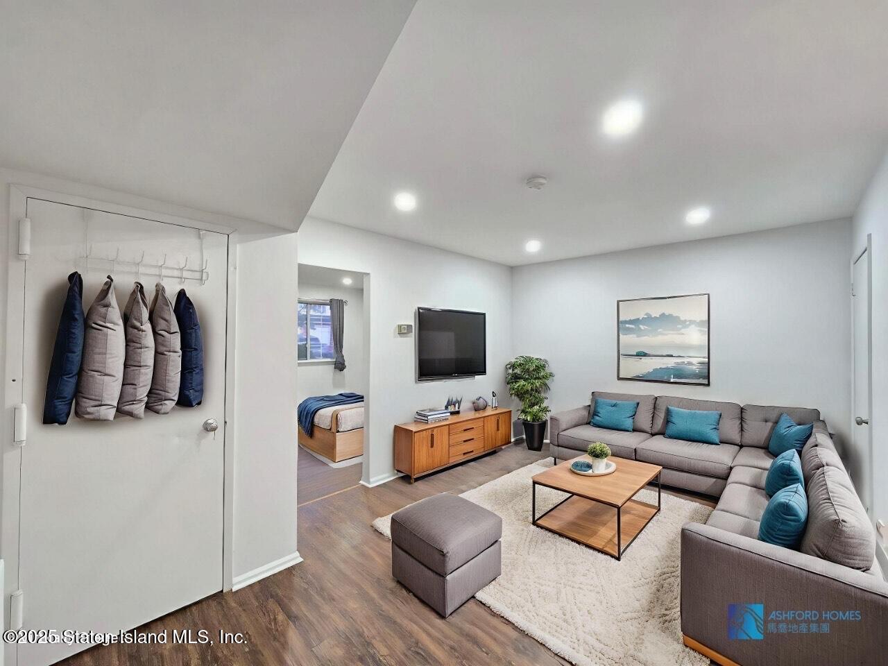 27 Corona Avenue Image 5
