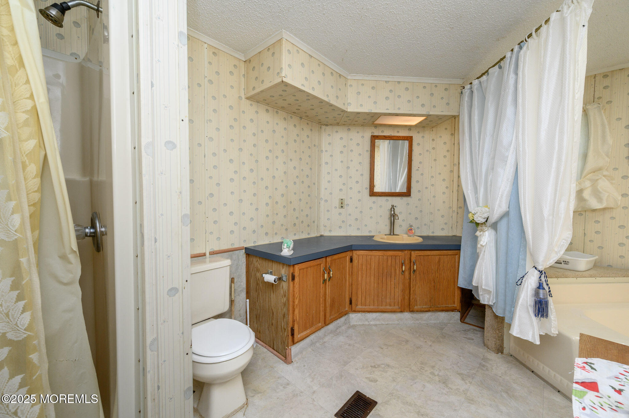 8 Snow Chief Court, Howell, NJ, 07731 image 20