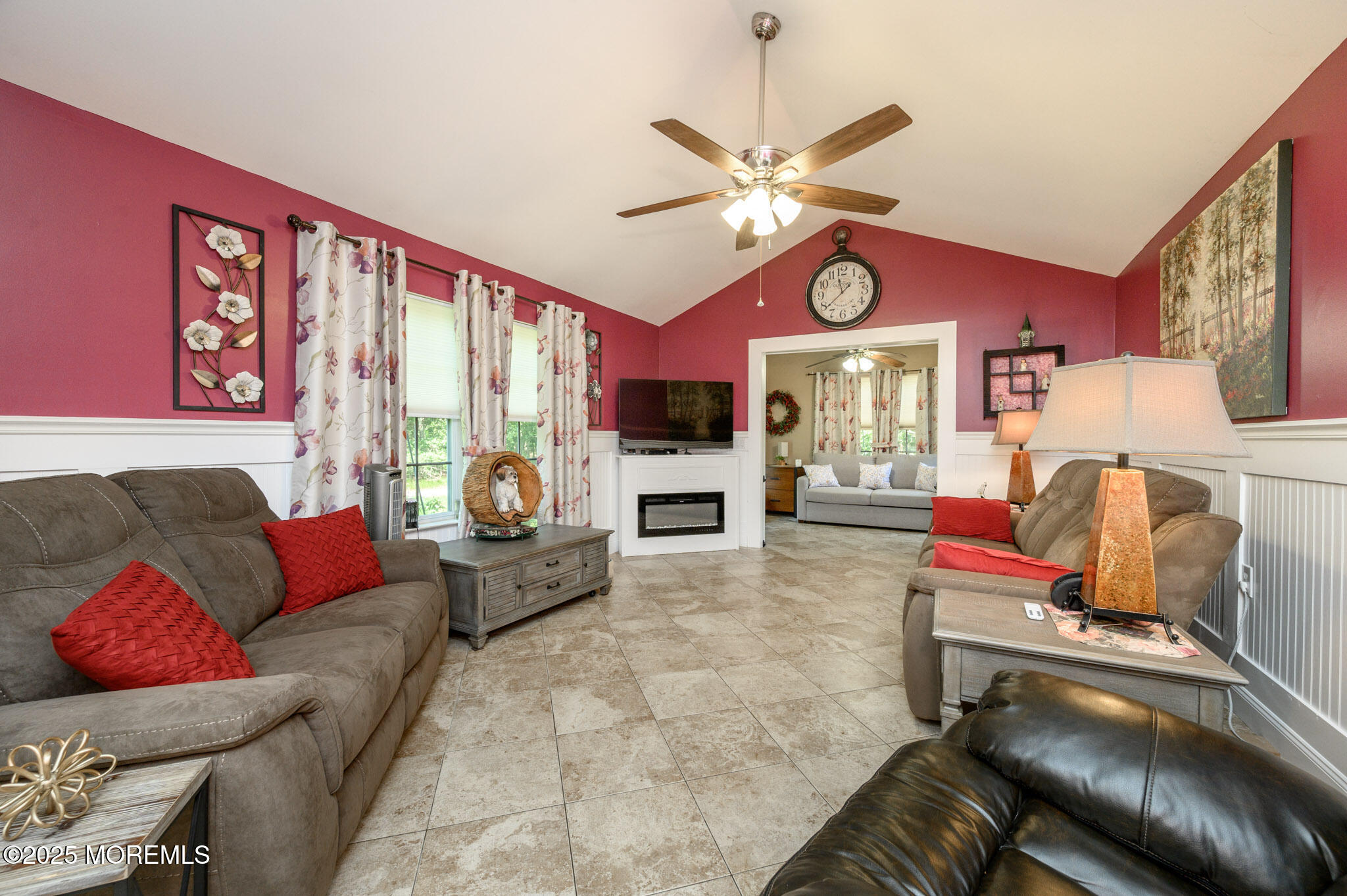 17 Strawberry Lane Image 5