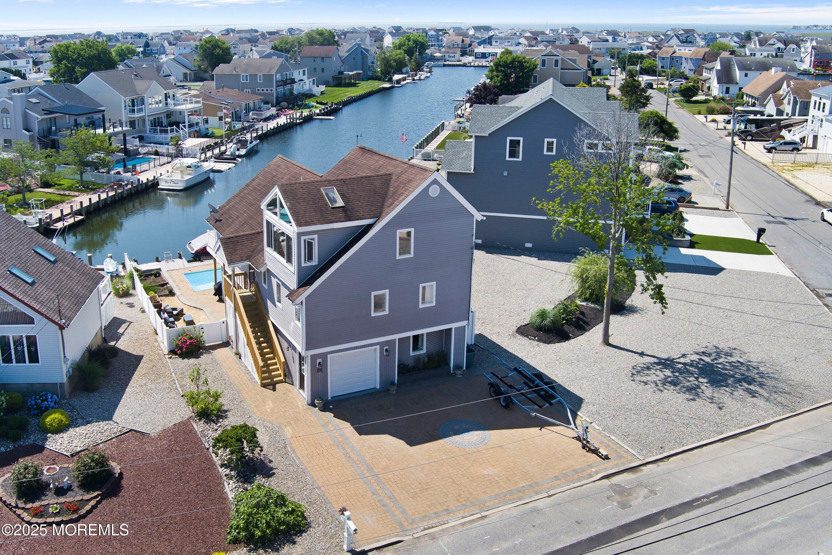 1043 Montauk Drive Image 2