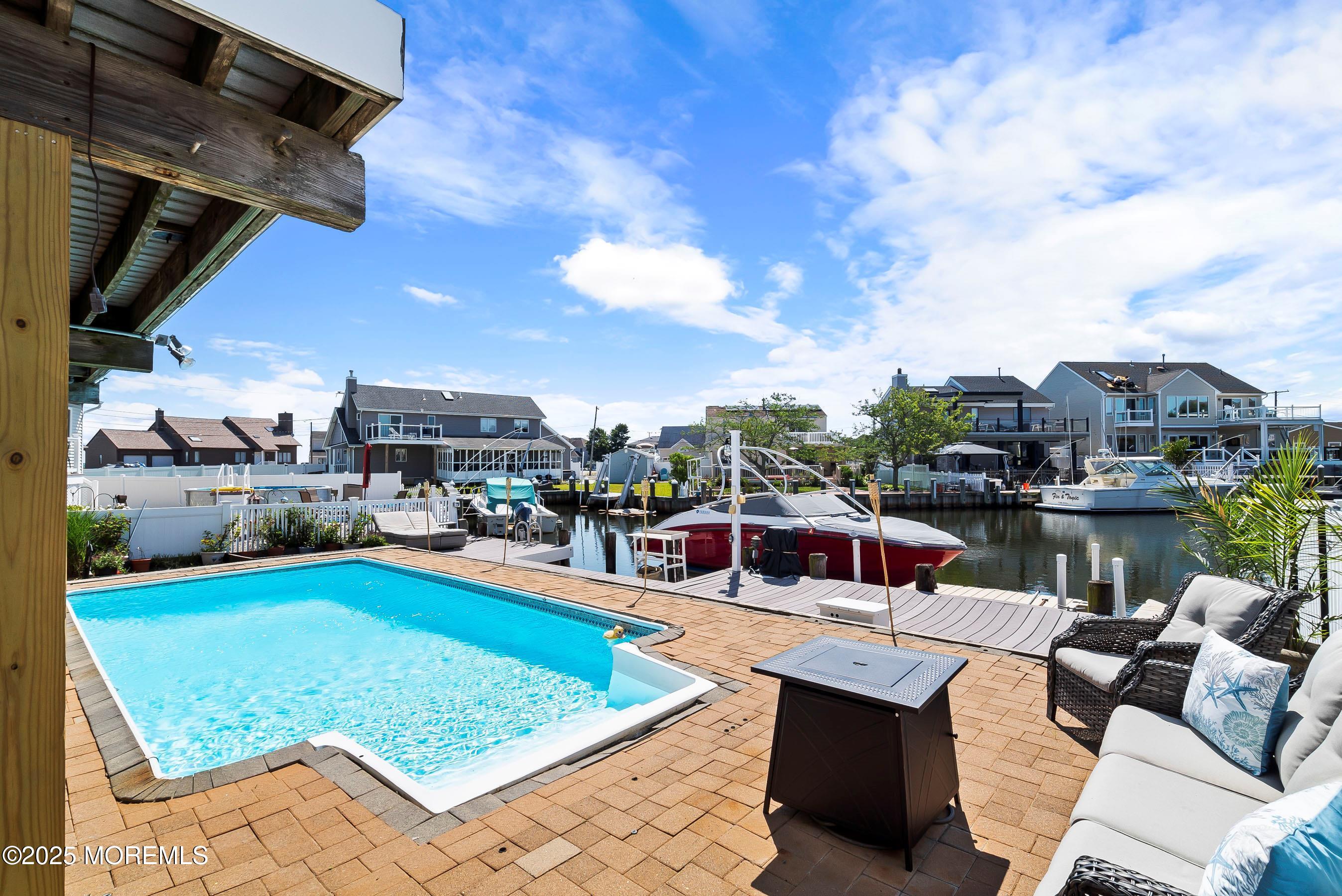 1043 Montauk Drive Image 3