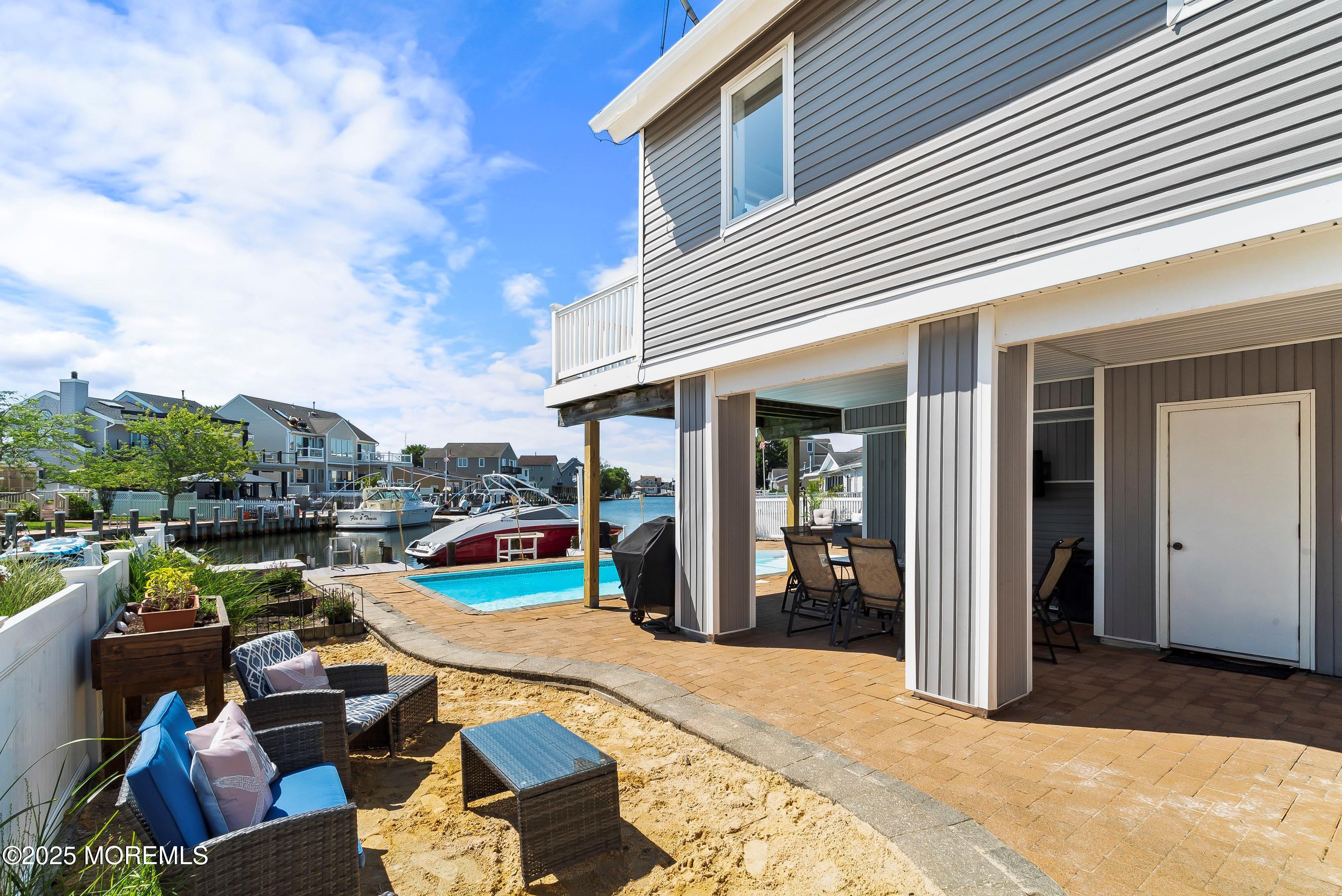 1043 Montauk Drive Image 4