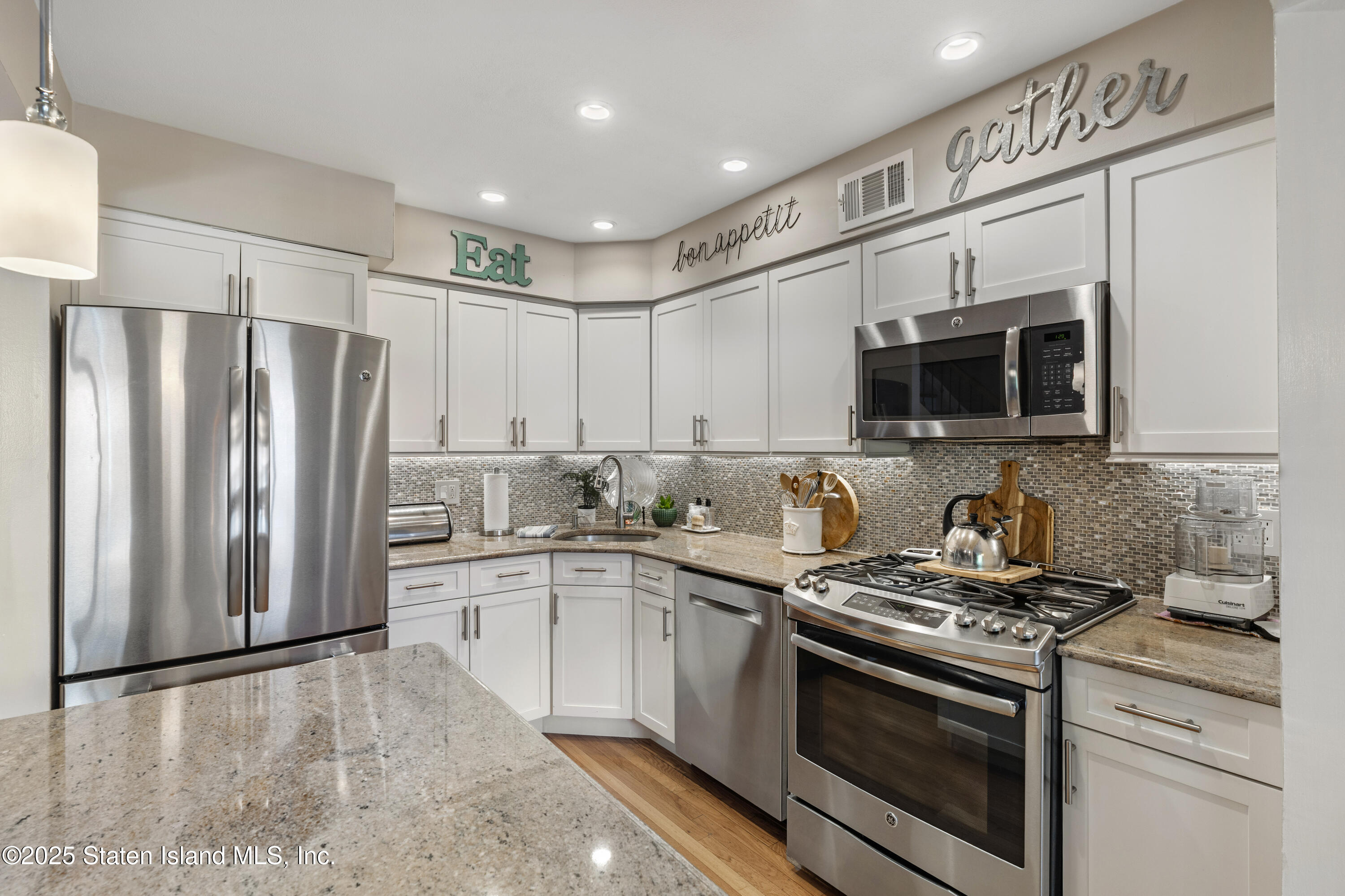 309 Rolling Hill Green, Staten Island, NY, 10312 image 15