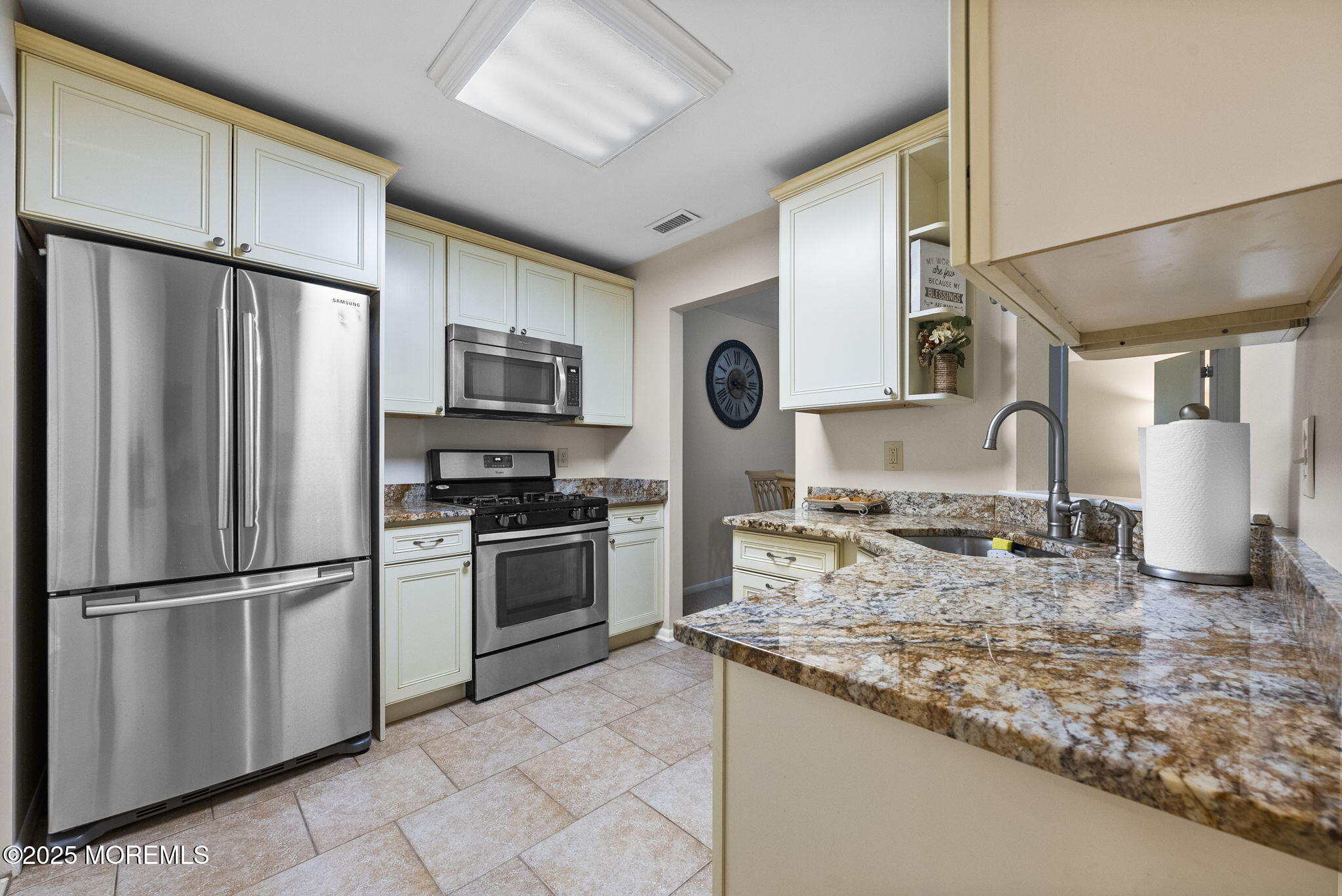 403 Bayberry Court Image 2