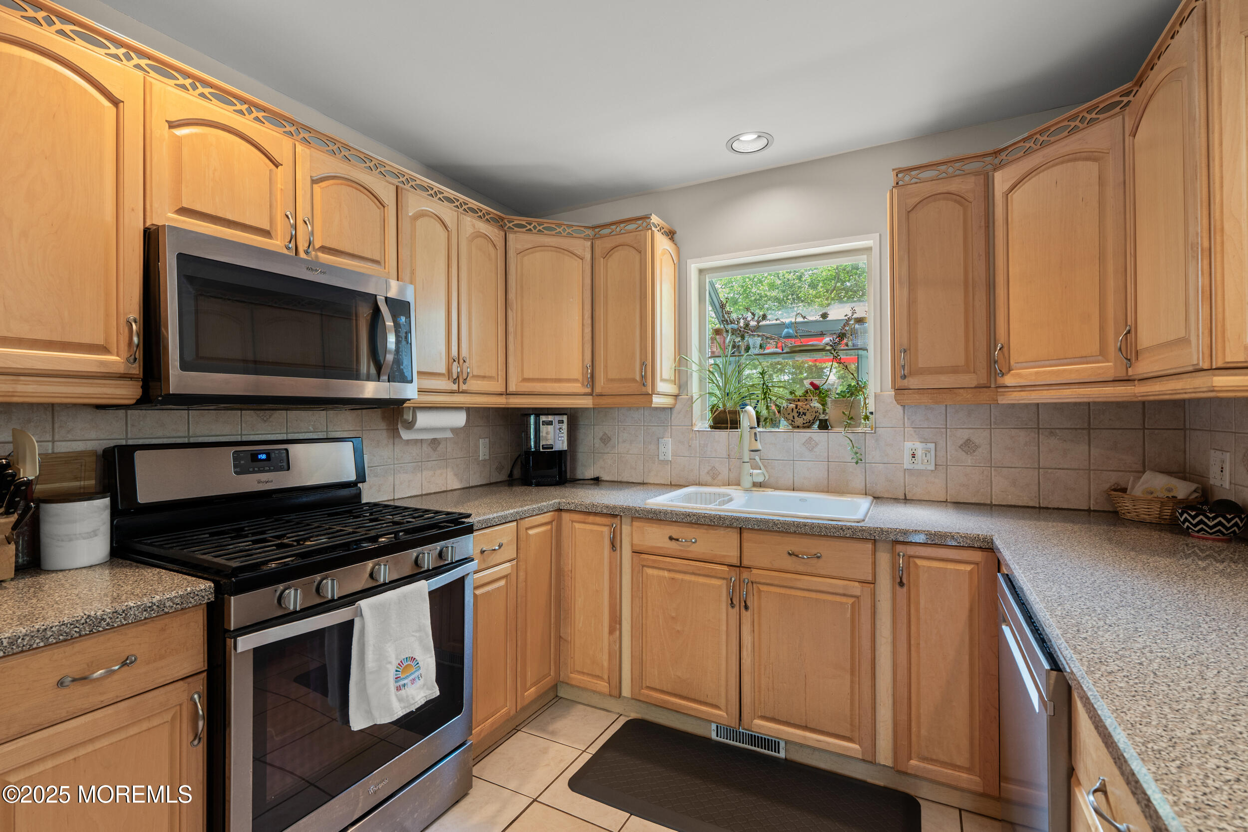 15 Teabury Lane, Oakhurst, NJ, 07755 image 25