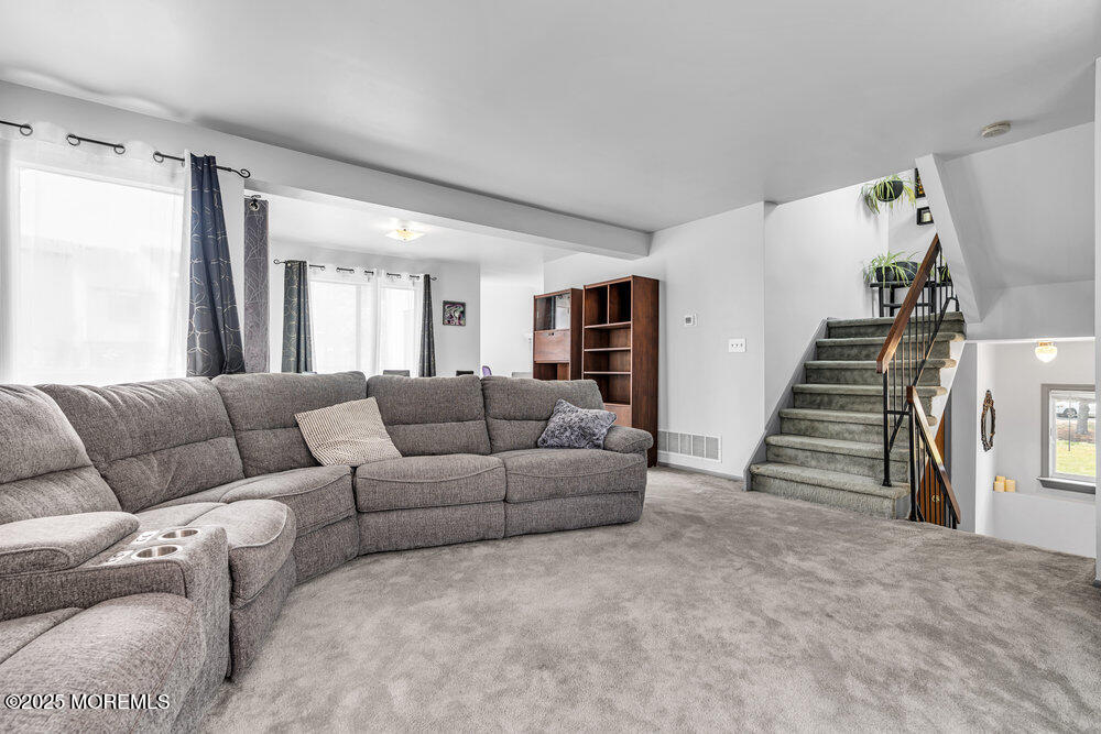266 Silver Lane Image 4