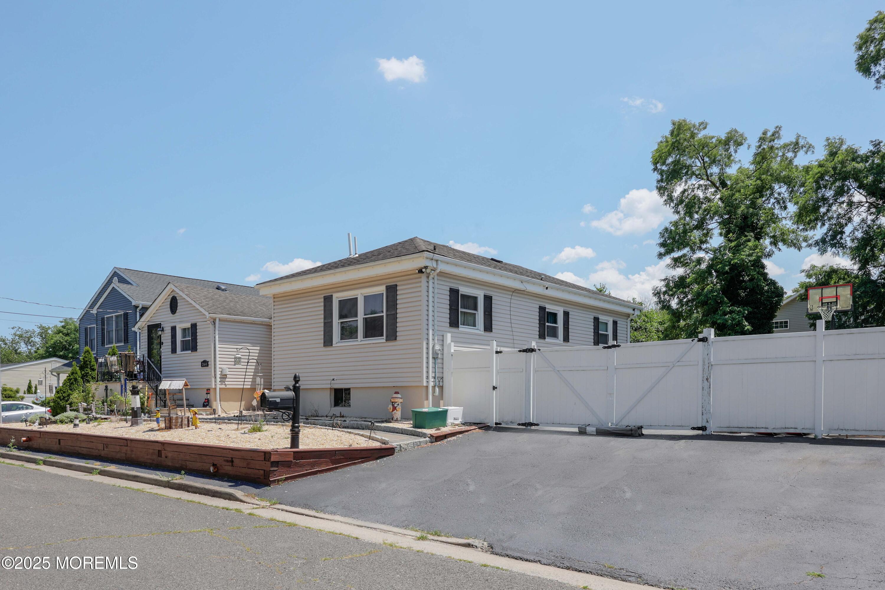 264 Linden Avenue Image 4