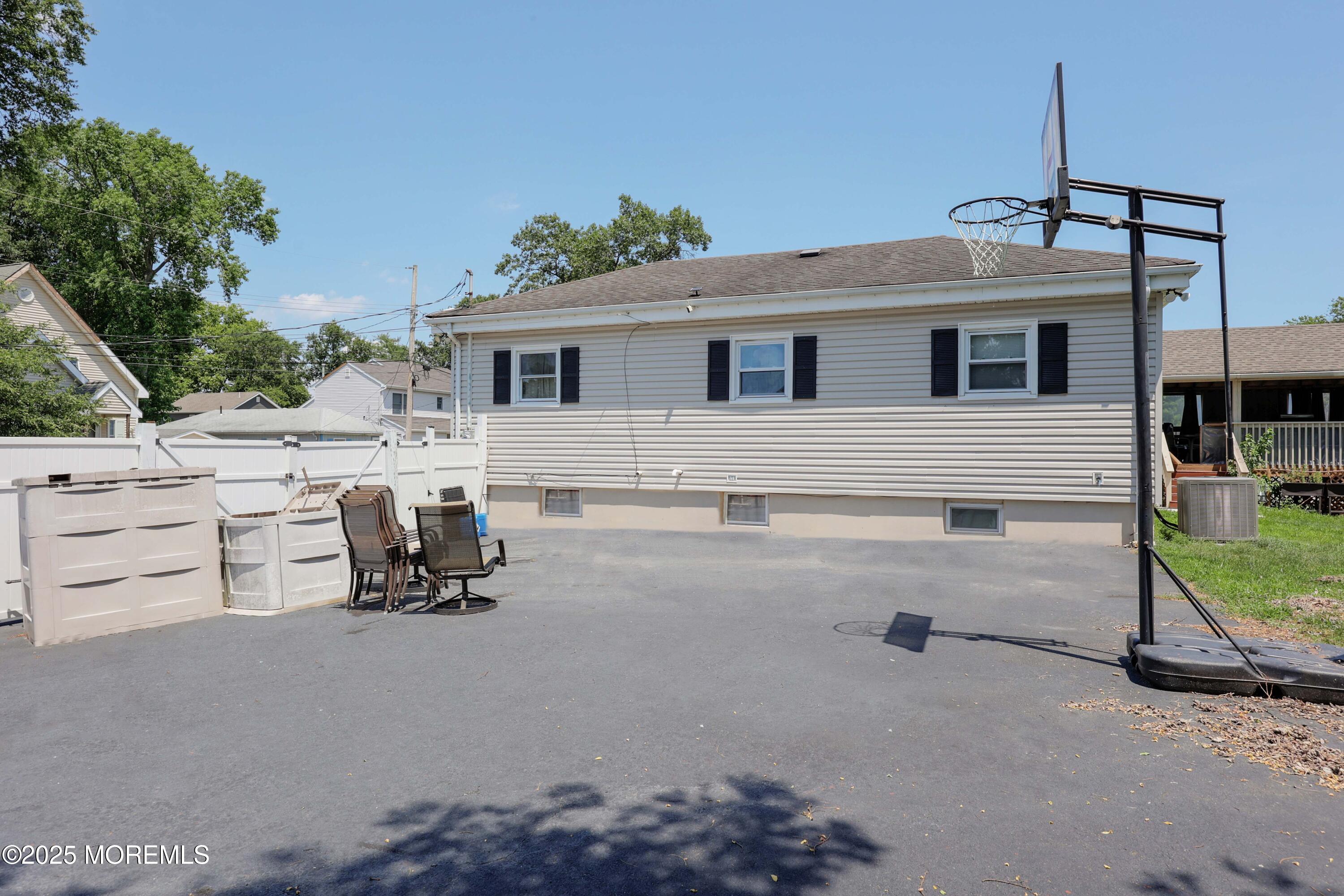 264 Linden Avenue Image 5