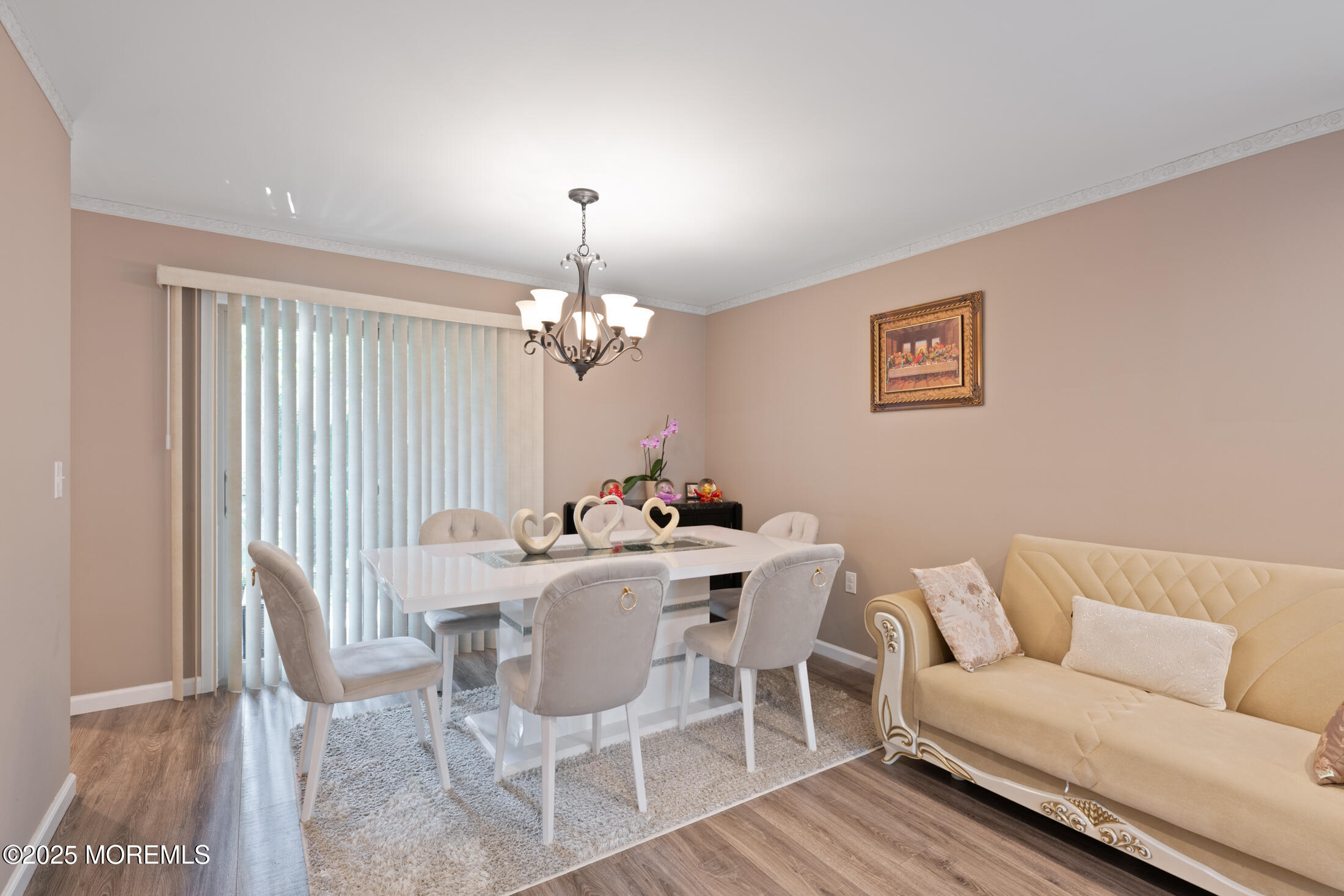 1207 Dahlia Court Image 5