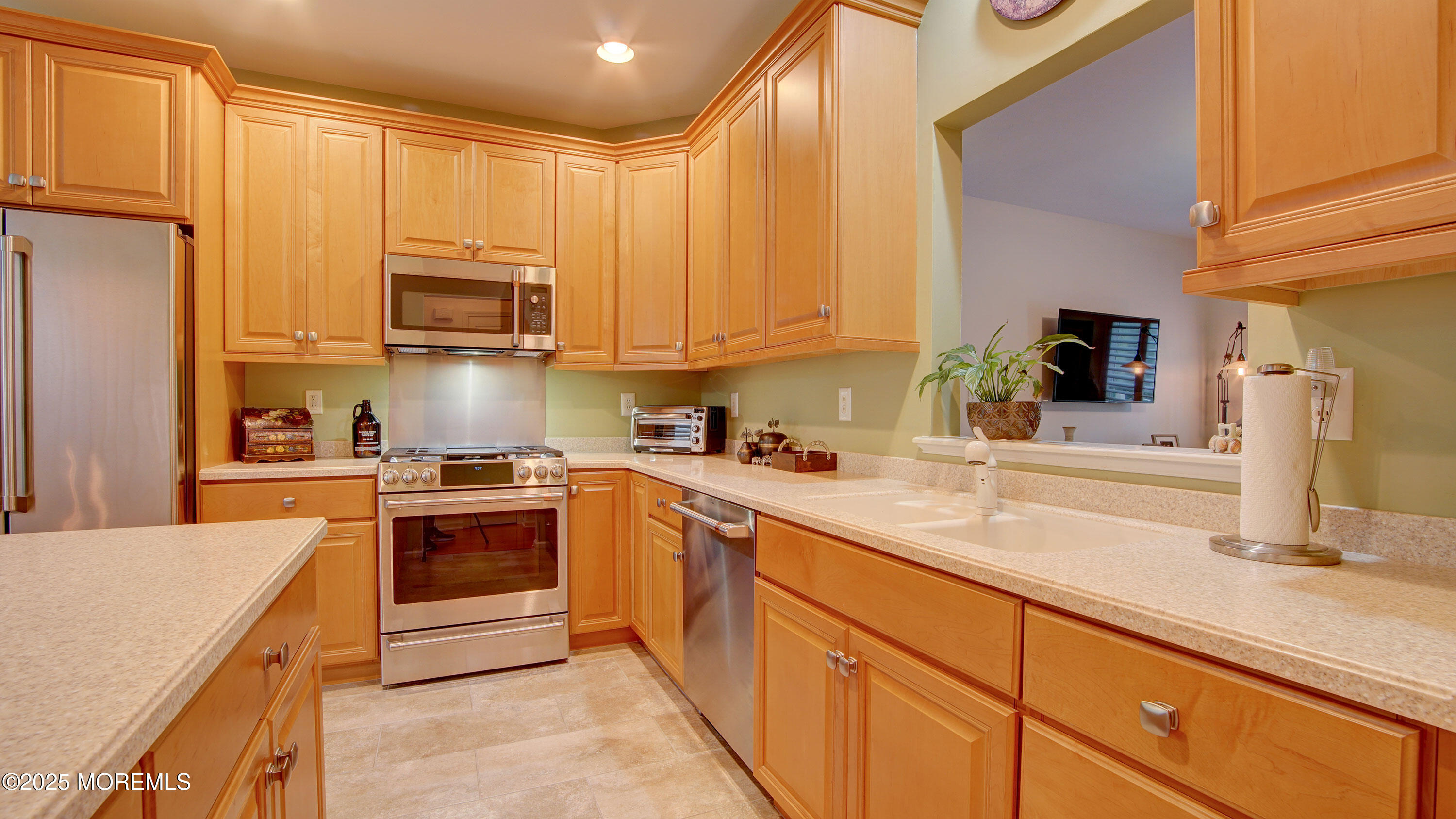 56 W Aspen Way, Aberdeen, NJ, 07747 image 14