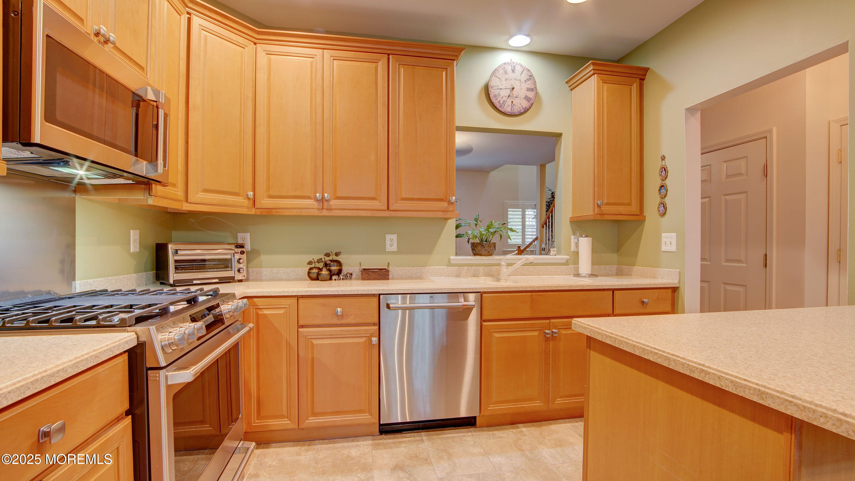56 W Aspen Way, Aberdeen, NJ, 07747 image 12