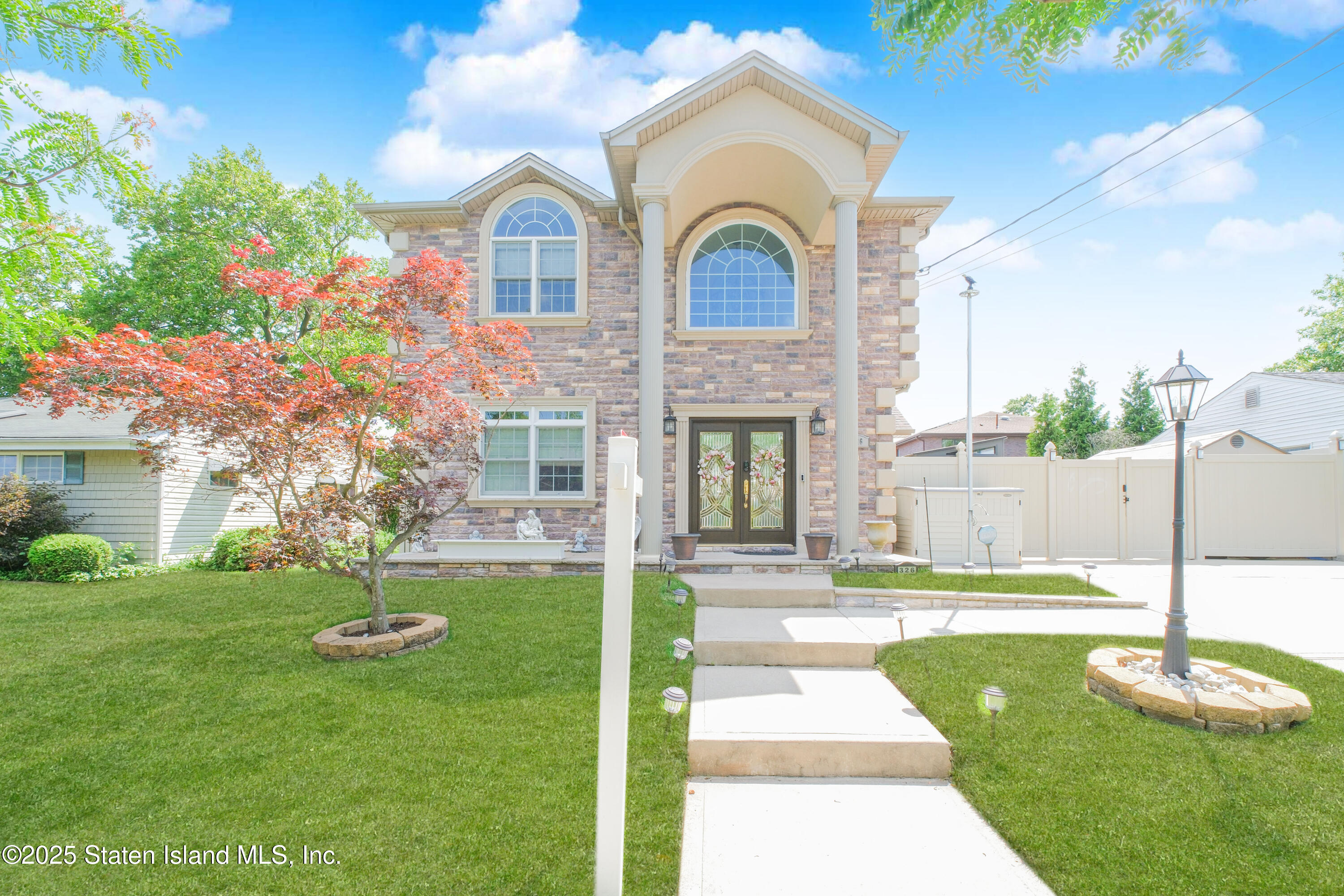326 Lyndale Avenue Image 2