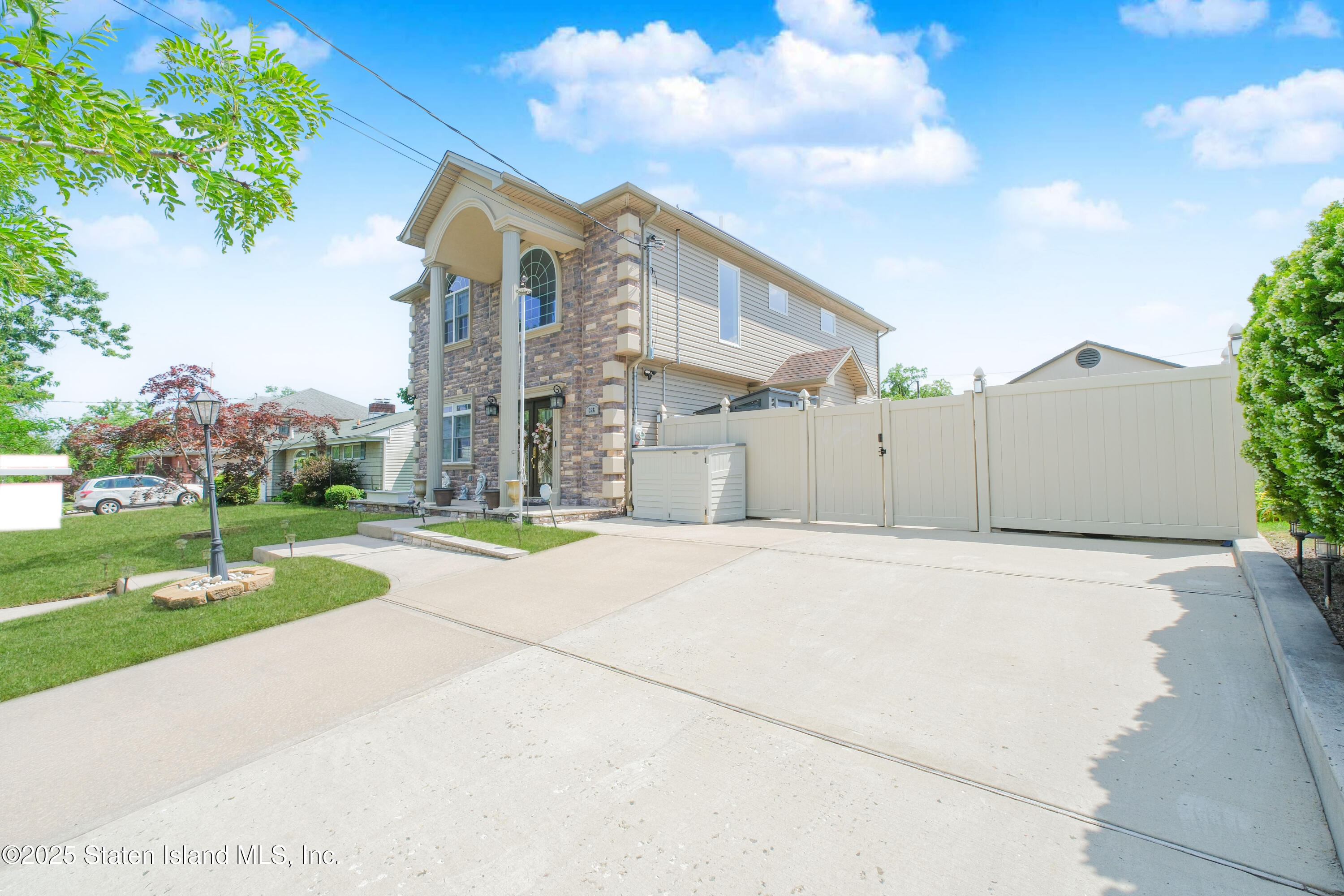 326 Lyndale Avenue Image 4