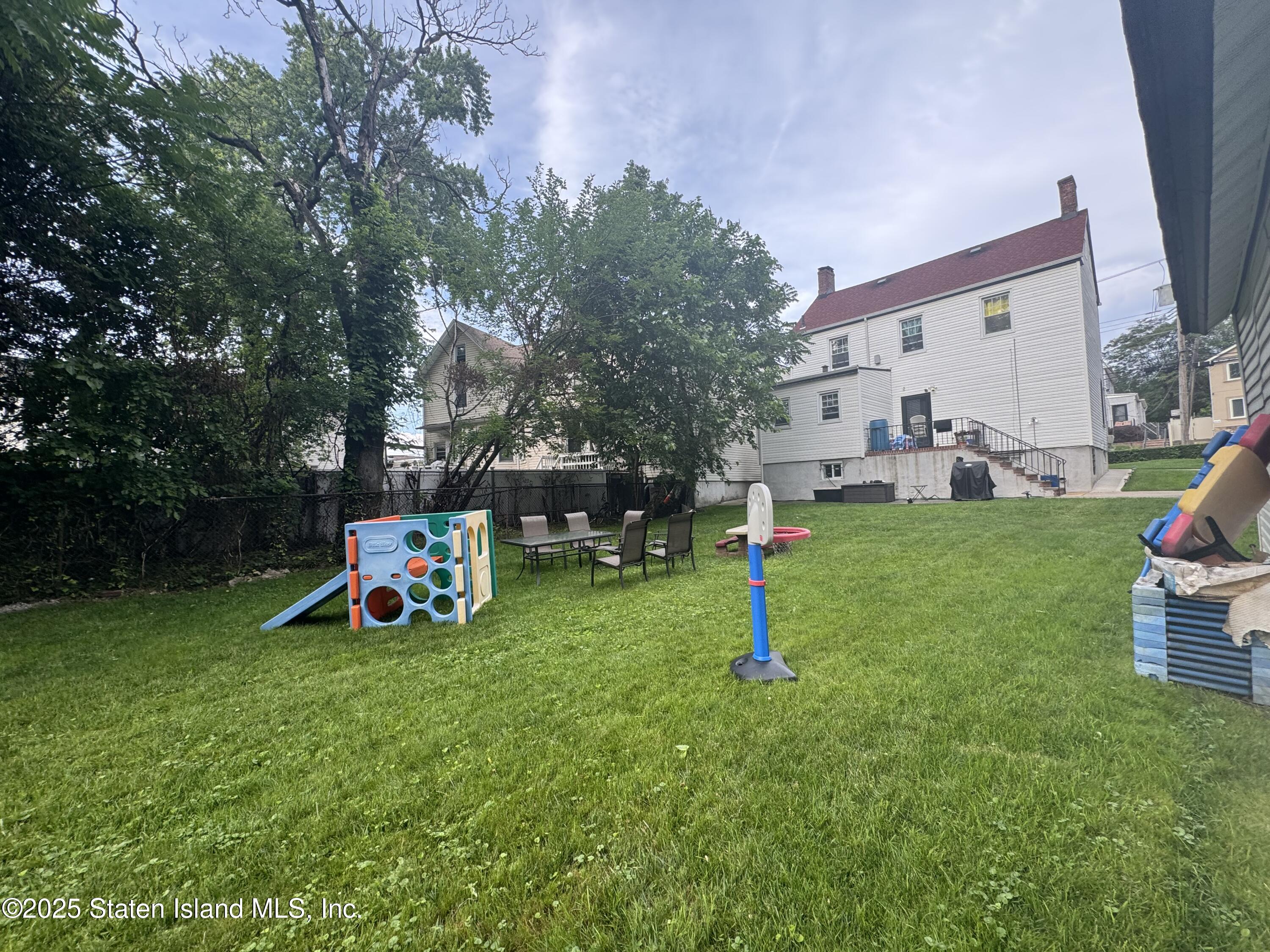286 Jewett Avenue Image 5