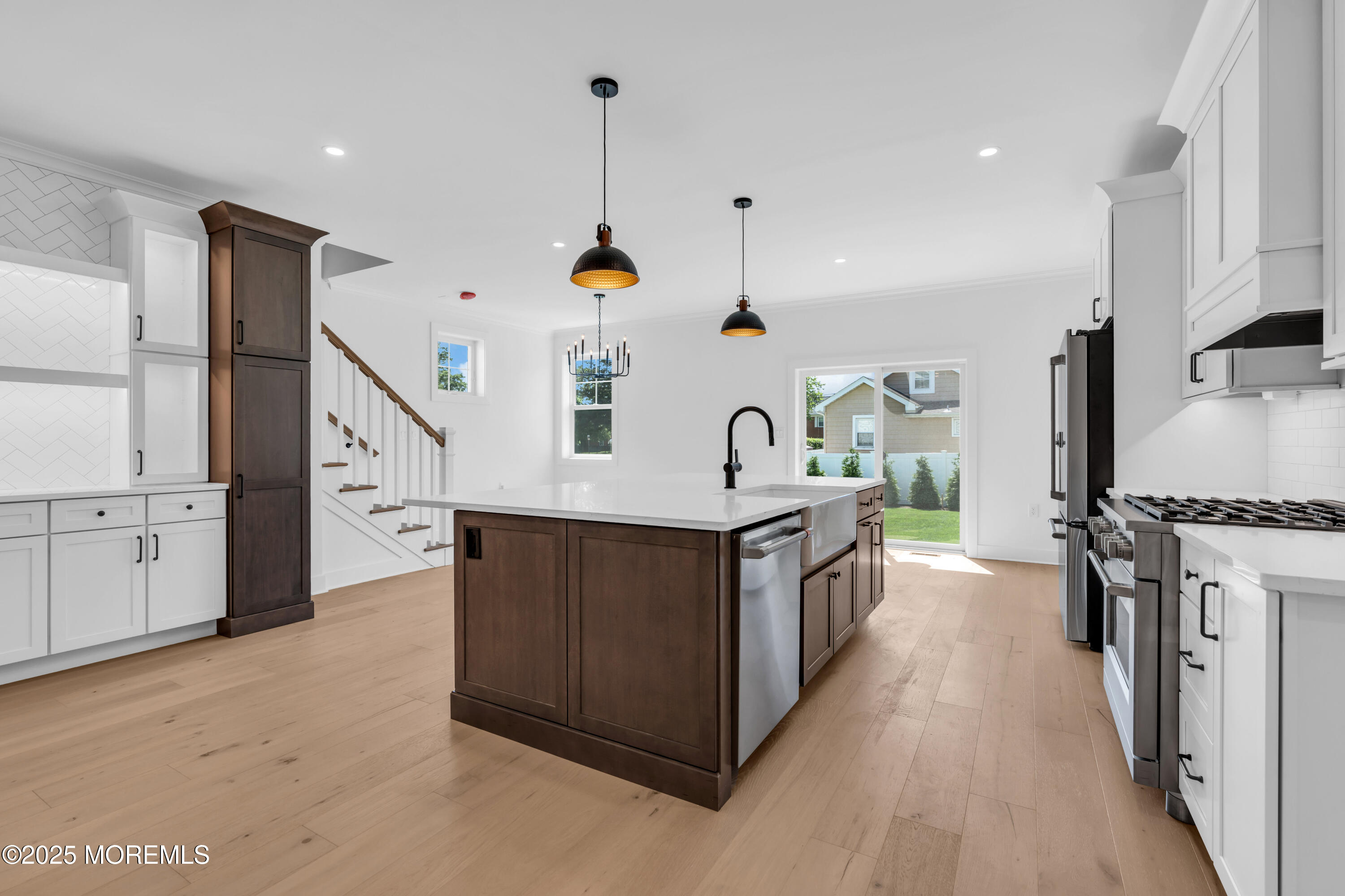842 Arnold Avenue 4 Image 4
