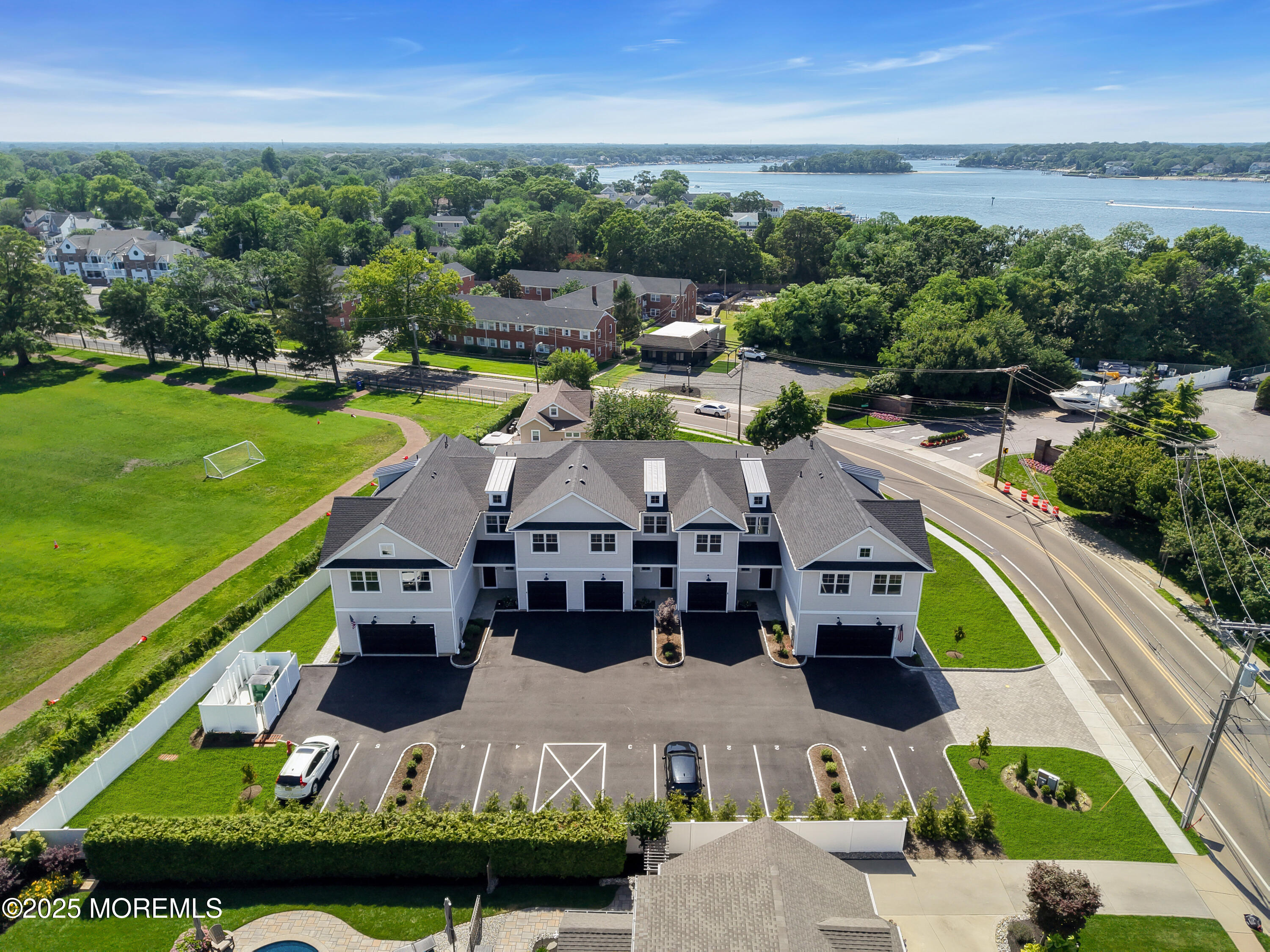 842 Arnold Avenue 4 Image 2