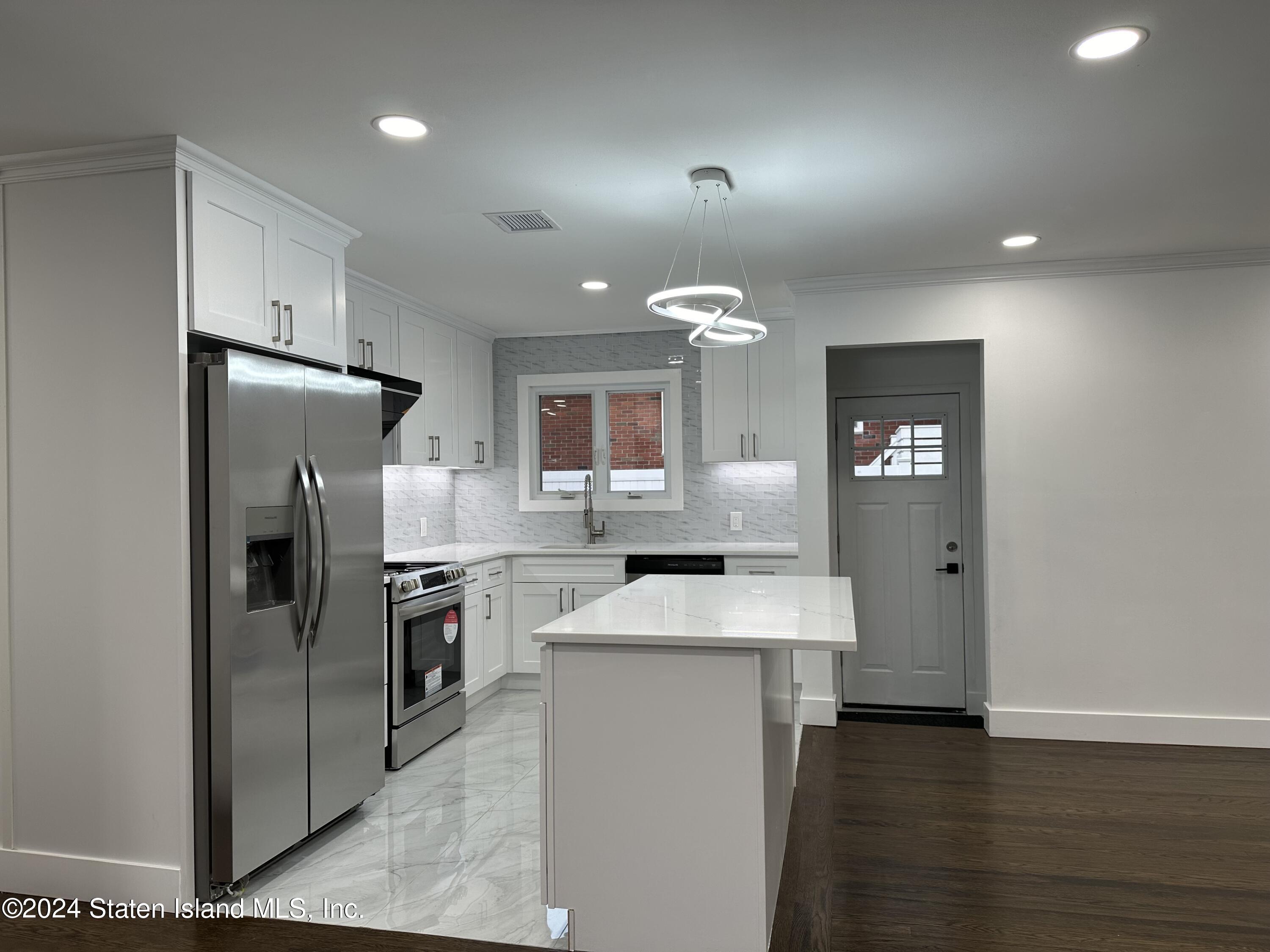 81 Manor Road, Staten Island, NY, 10310 image 9