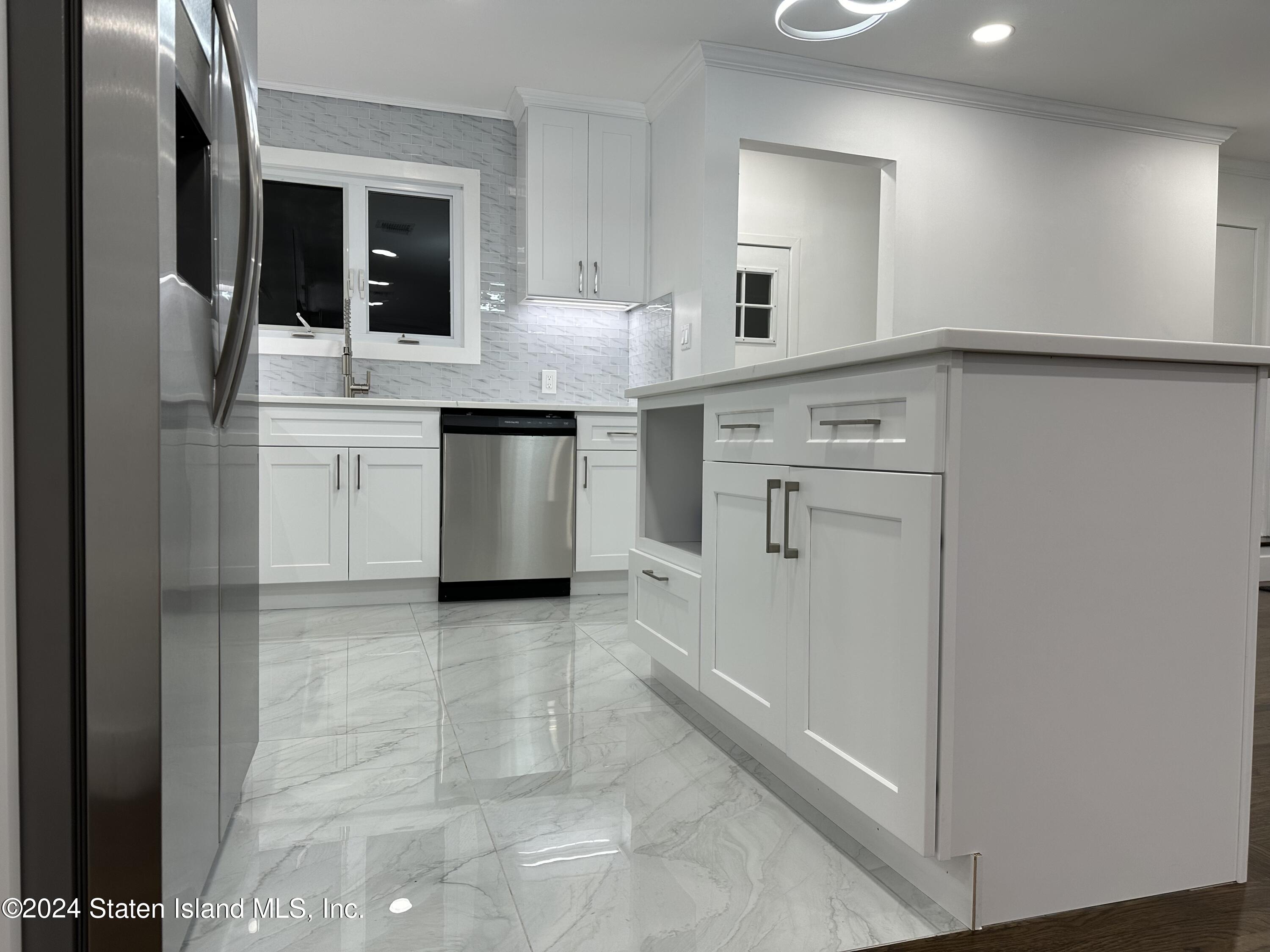 81 Manor Road, Staten Island, NY, 10310 image 11