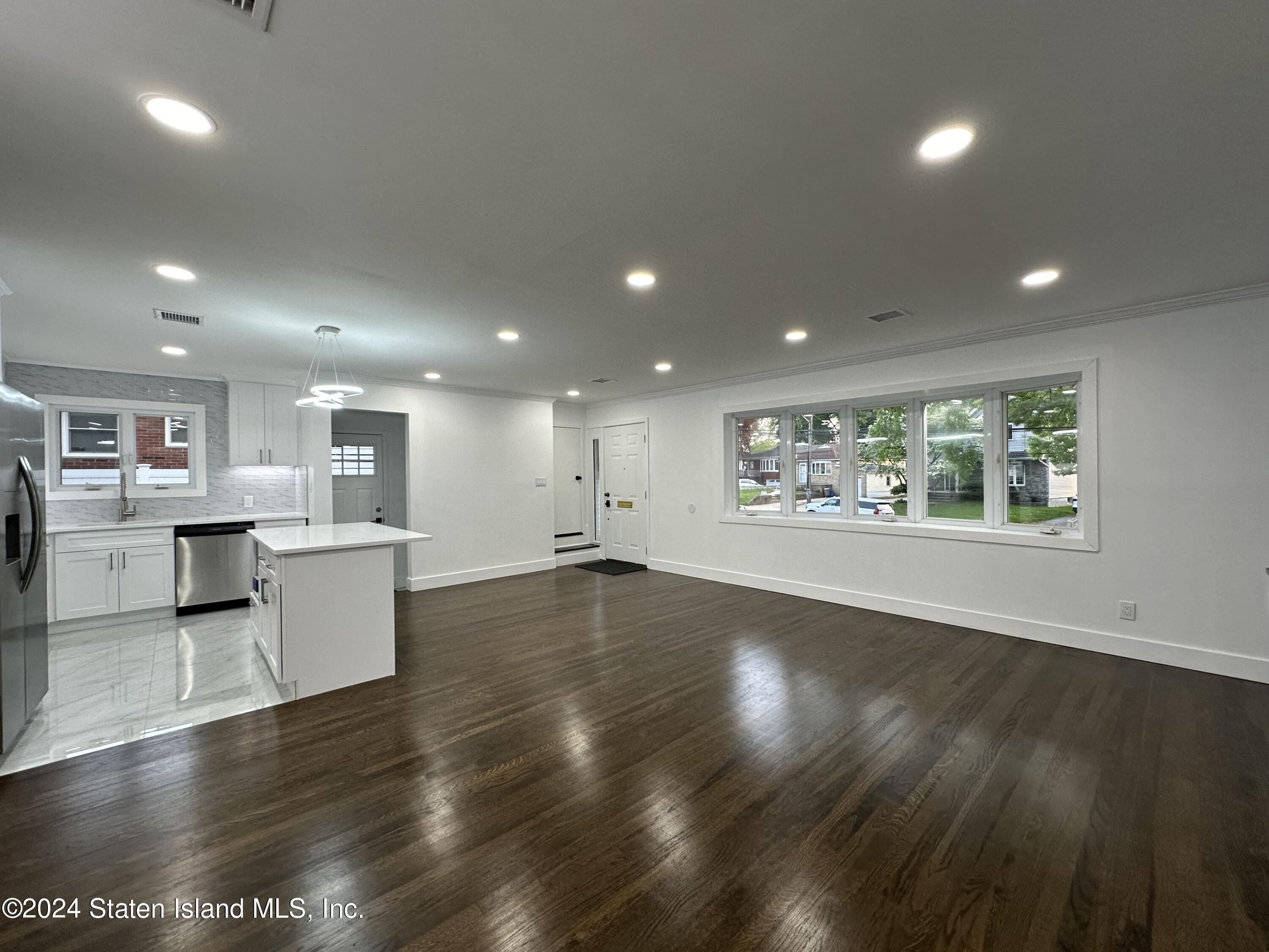 81 Manor Road, Staten Island, NY, 10310 image 12