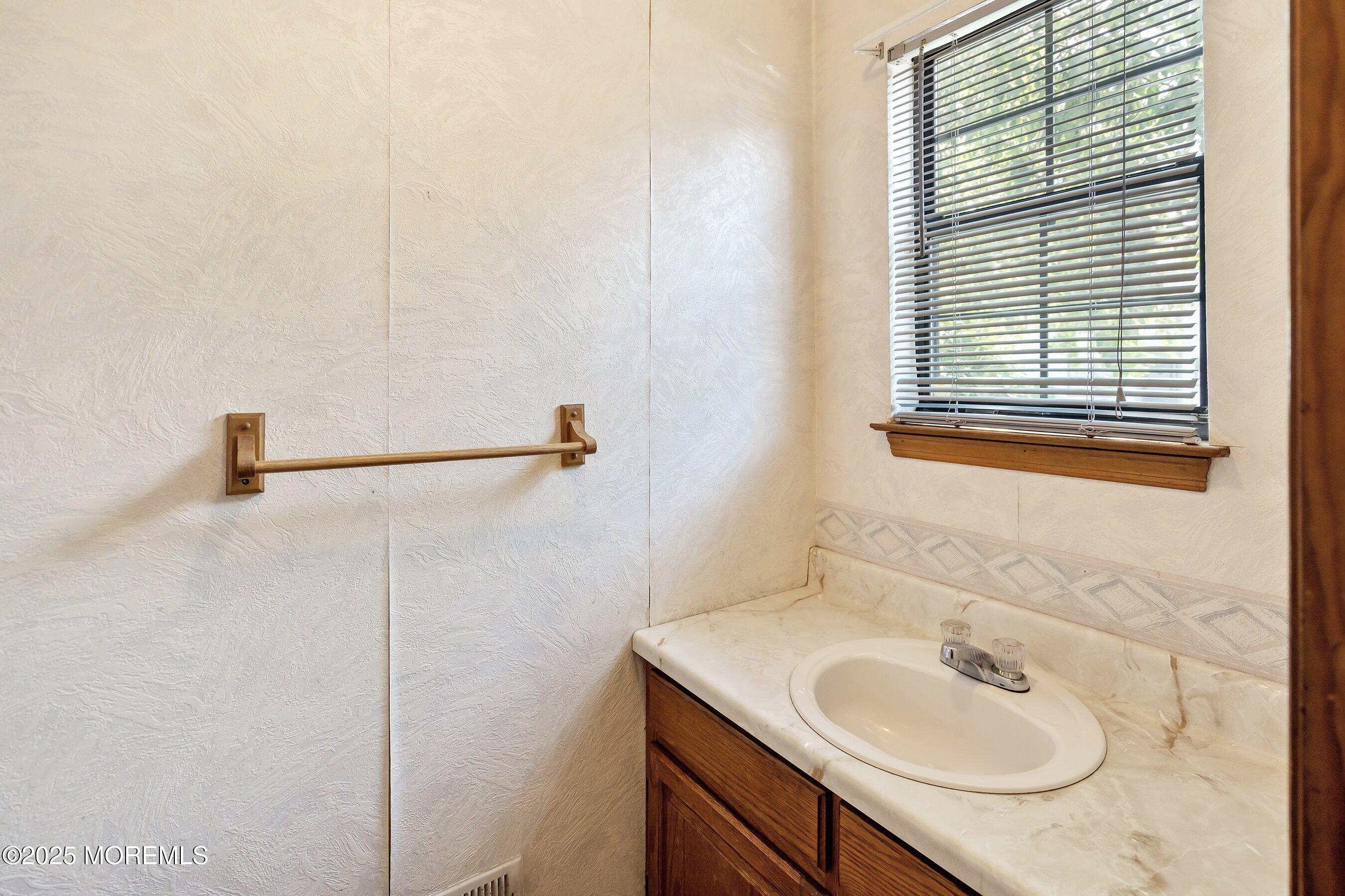 711 Orlando Street 711, Edison, NJ, 08817 image 12