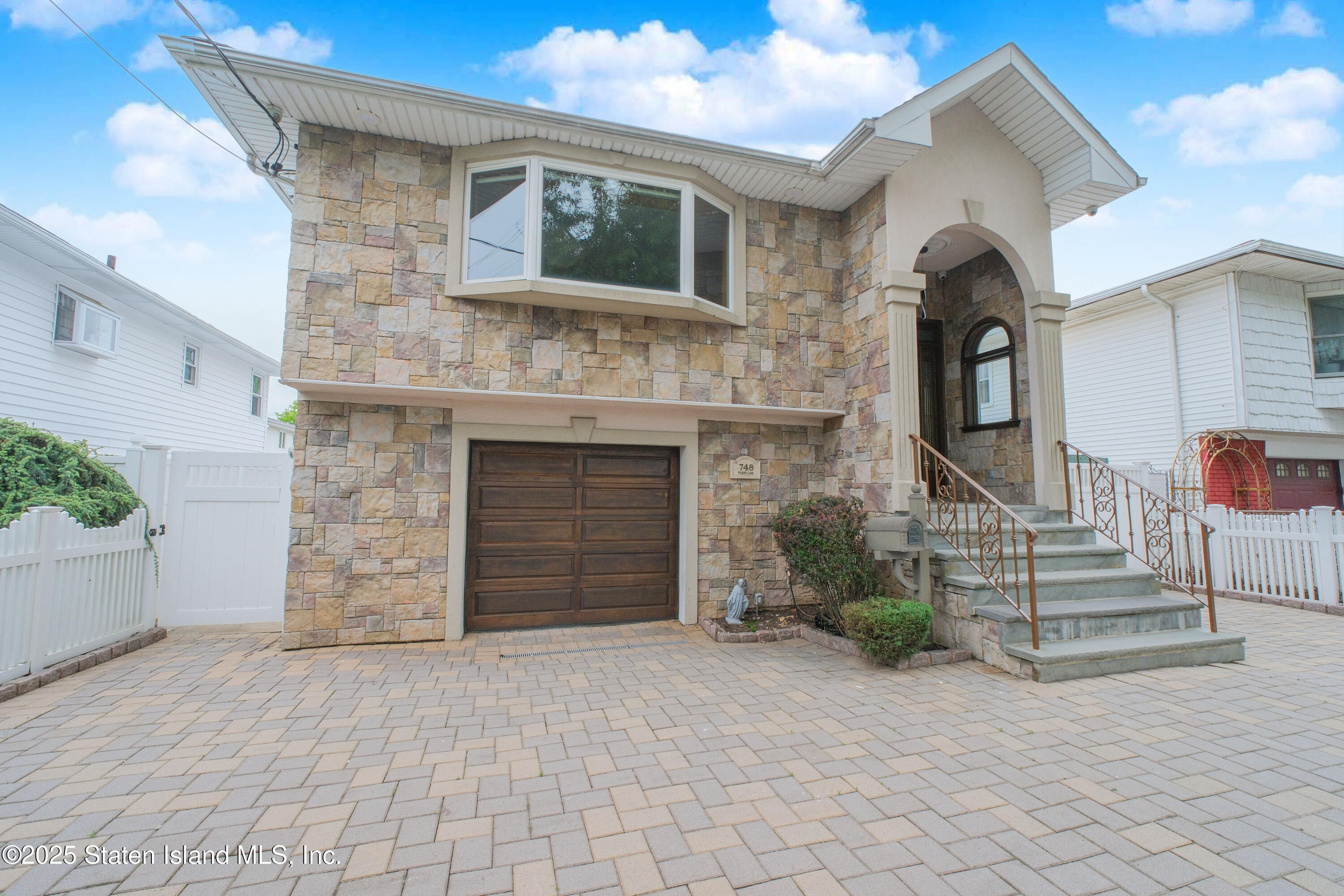 748 Tysens Lane Image 1