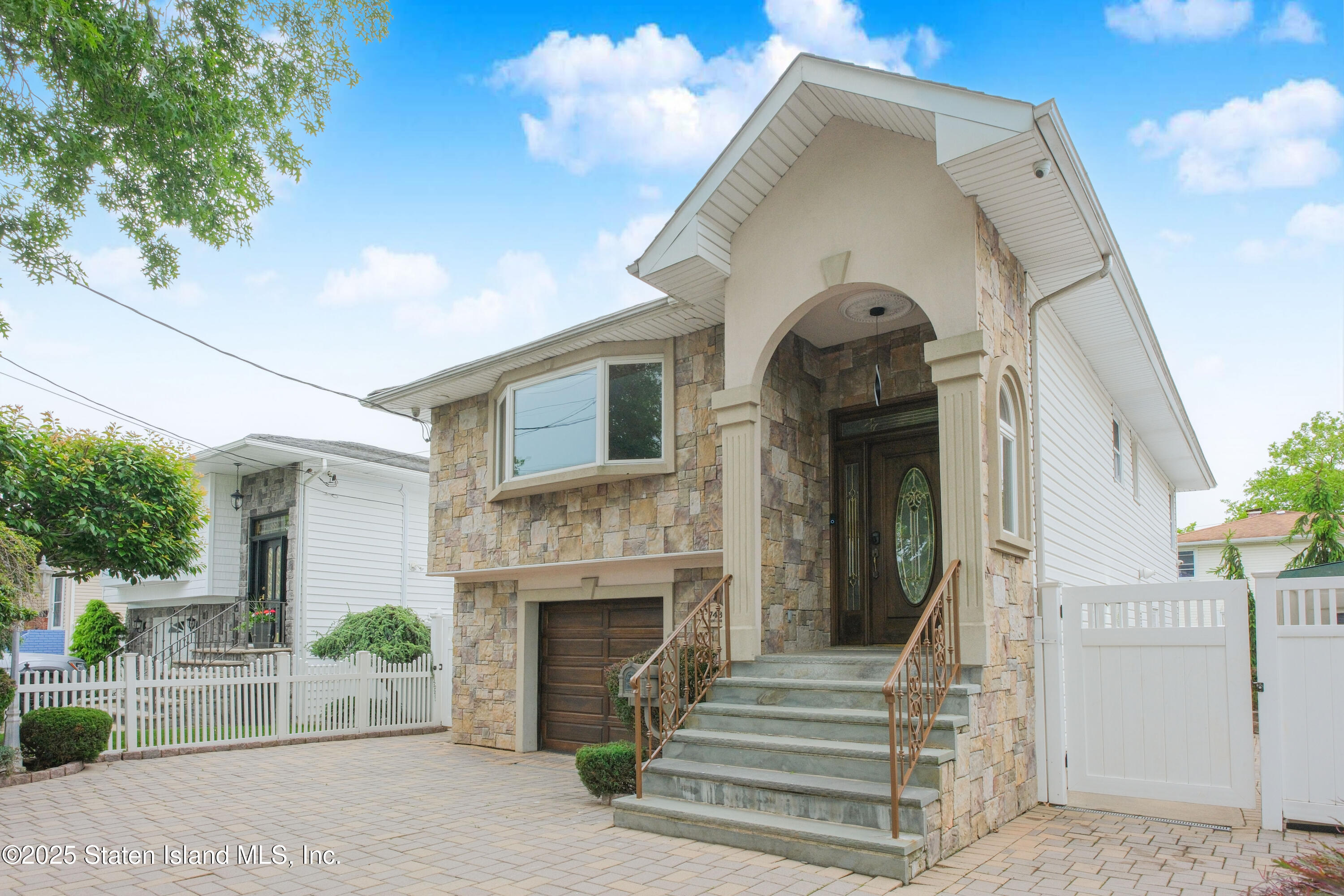 748 Tysens Lane Image 3