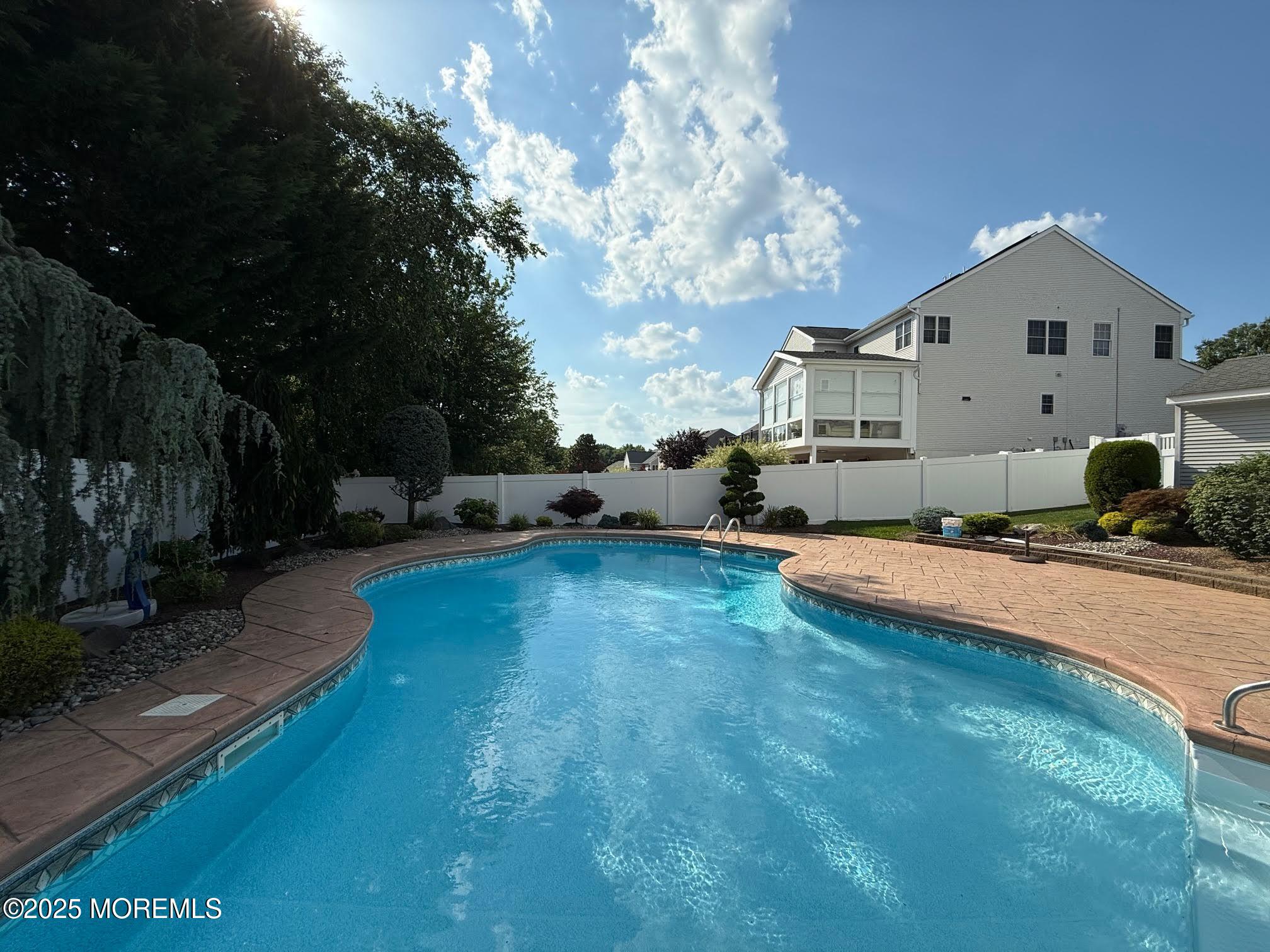 7 Overhill Drive Image 5