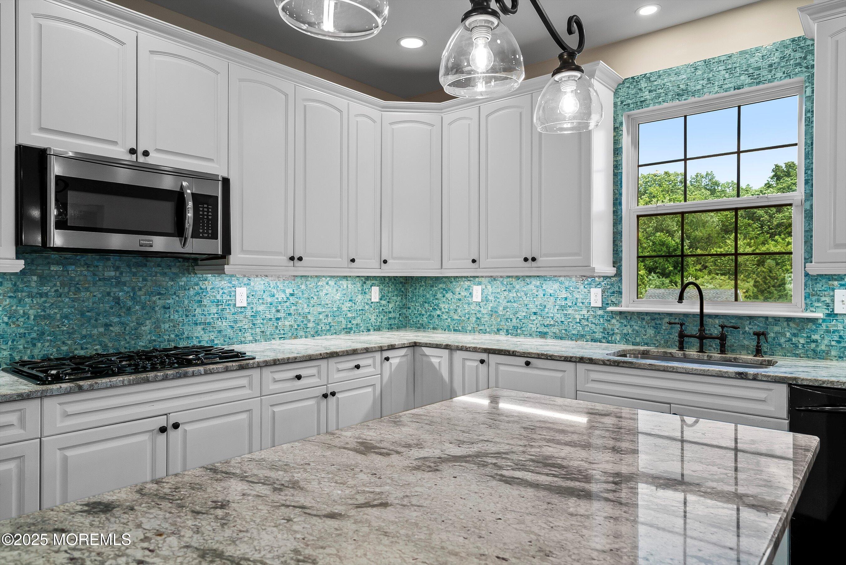 10 Rolling Meadows Court, Upper Freehold, NJ, 08501 image 15