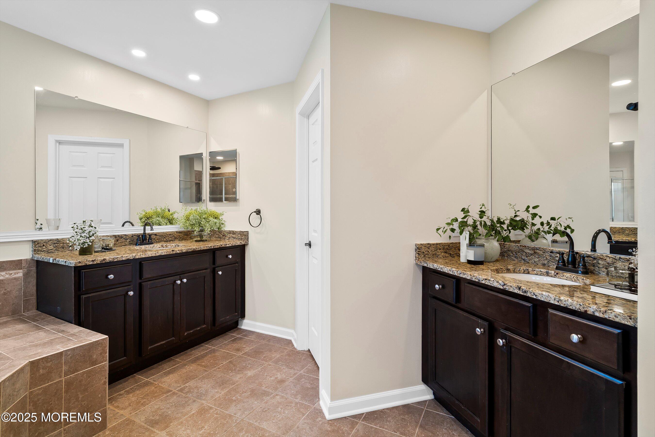 10 Rolling Meadows Court, Upper Freehold, NJ, 08501 image 26