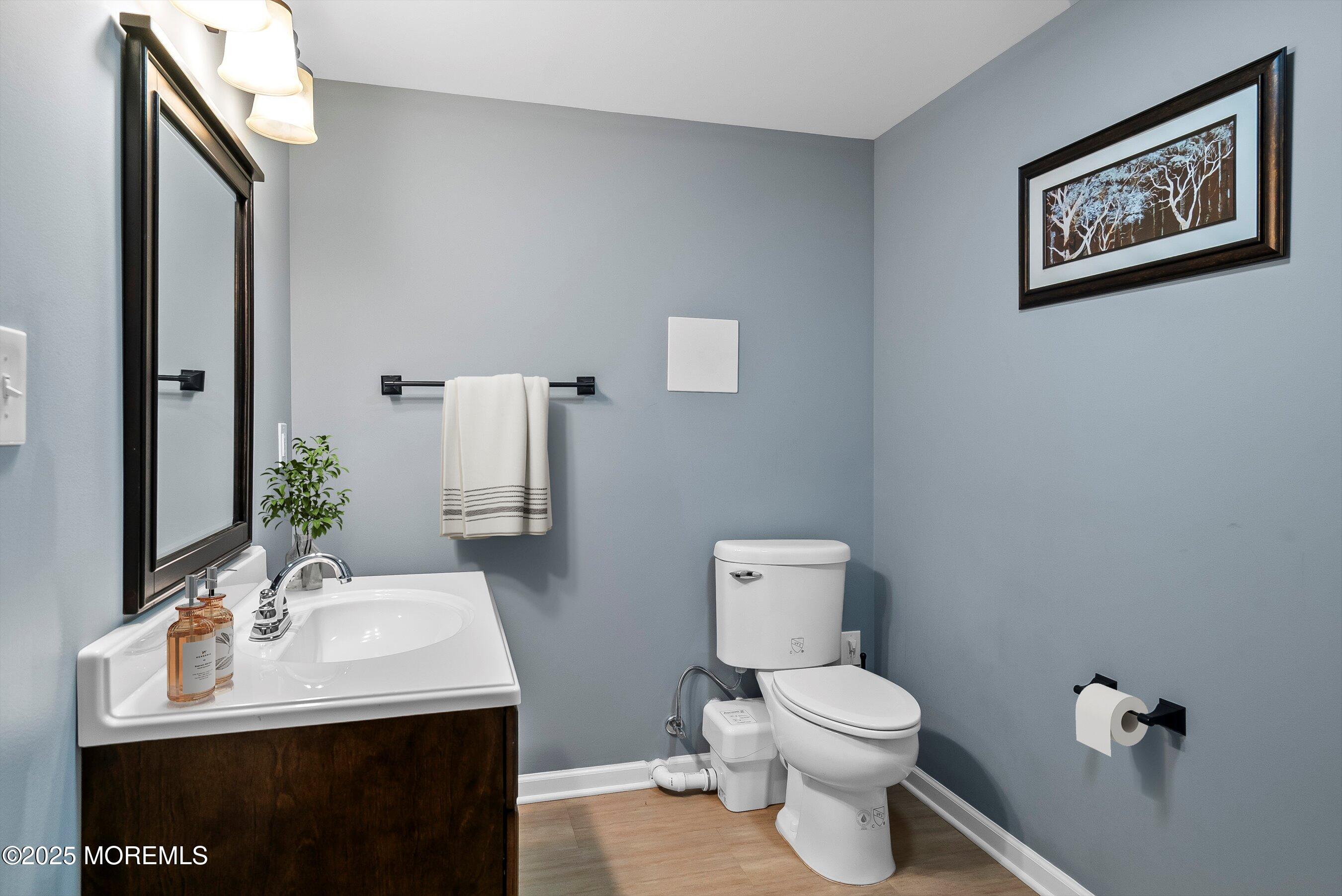 10 Rolling Meadows Court, Upper Freehold, NJ, 08501 image 41