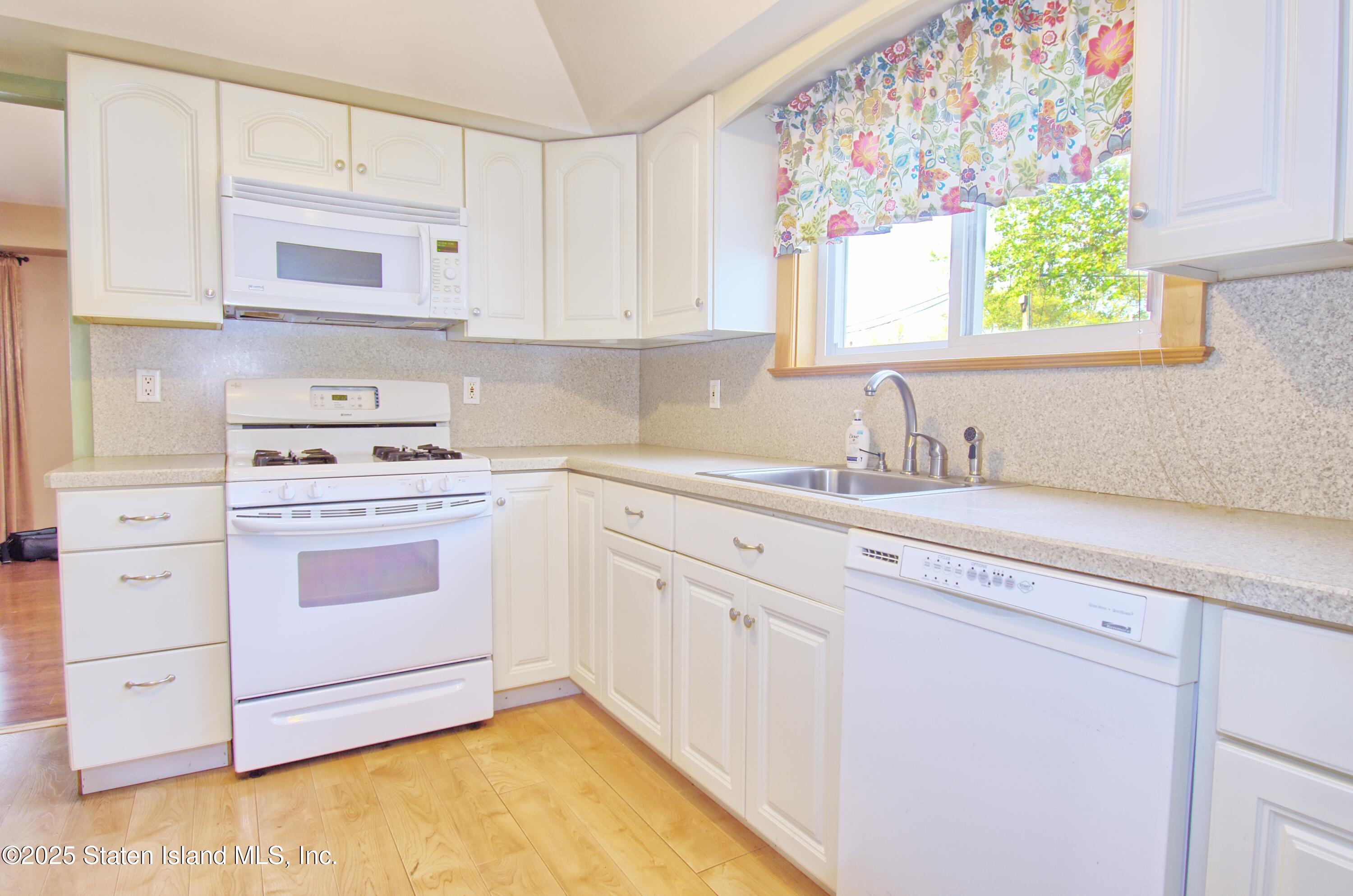 6 Jules Drive, Staten Island, NY, 10314 image 7