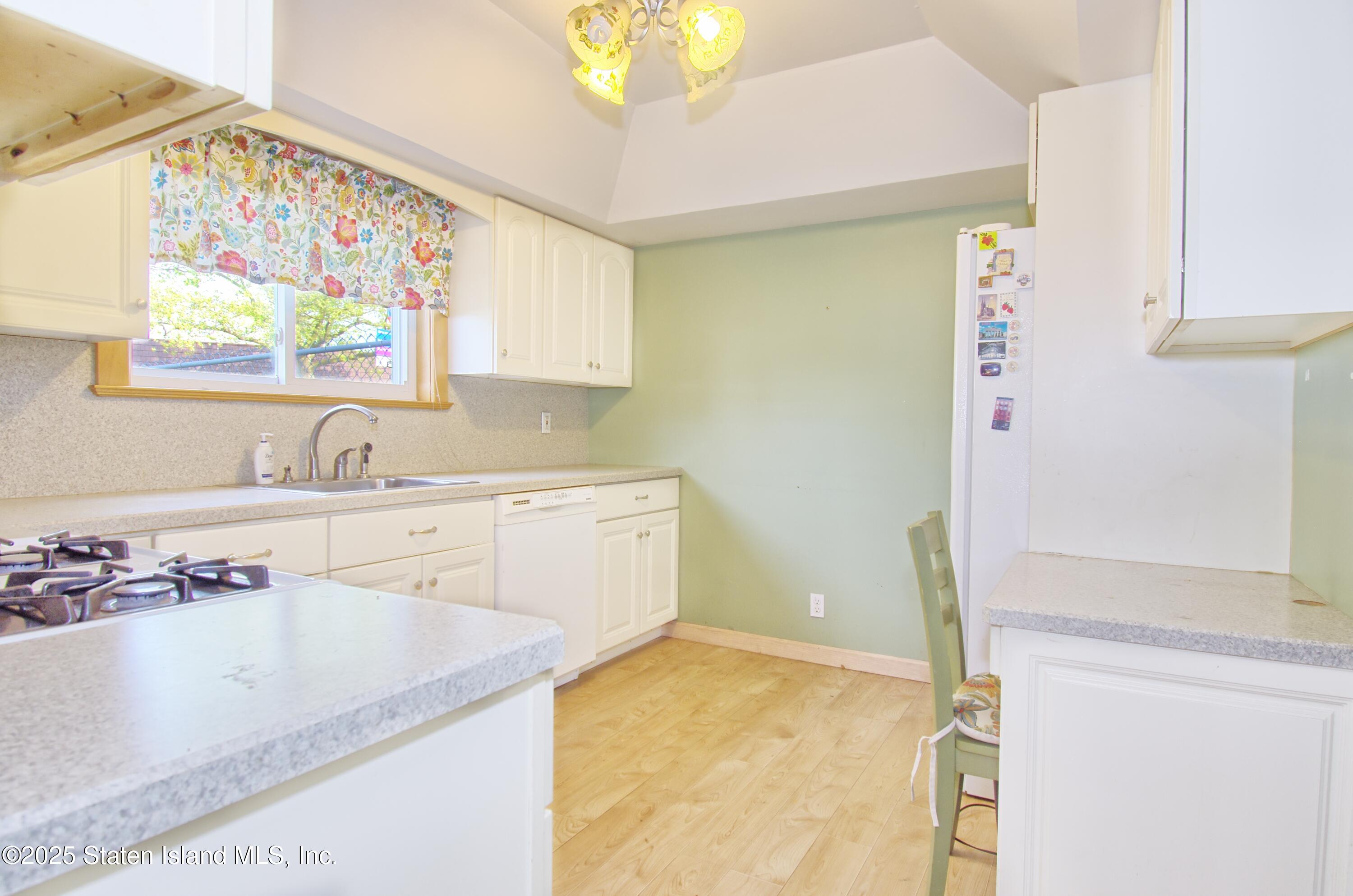 6 Jules Drive, Staten Island, NY, 10314 image 8