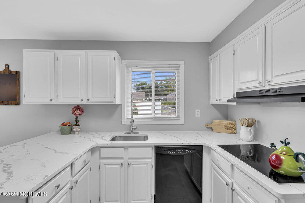 15 Inglewood Lane, Aberdeen, NJ, 07747 image 11