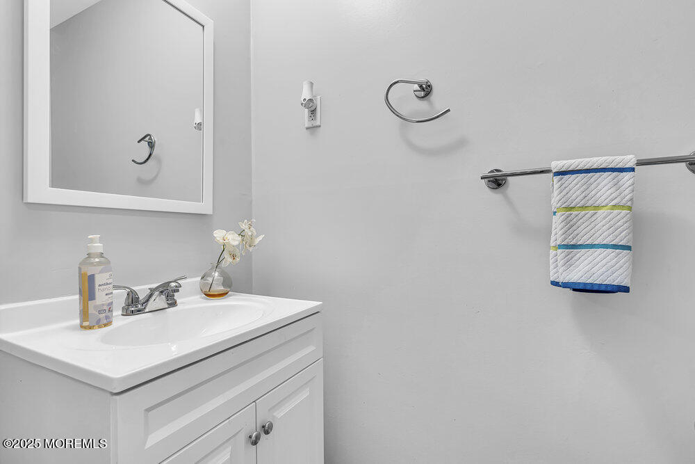 15 Inglewood Lane, Aberdeen, NJ, 07747 image 14