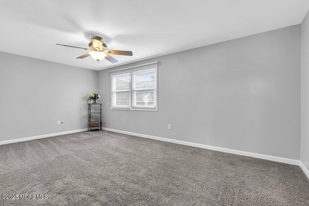 15 Inglewood Lane, Aberdeen, NJ, 07747 image 17