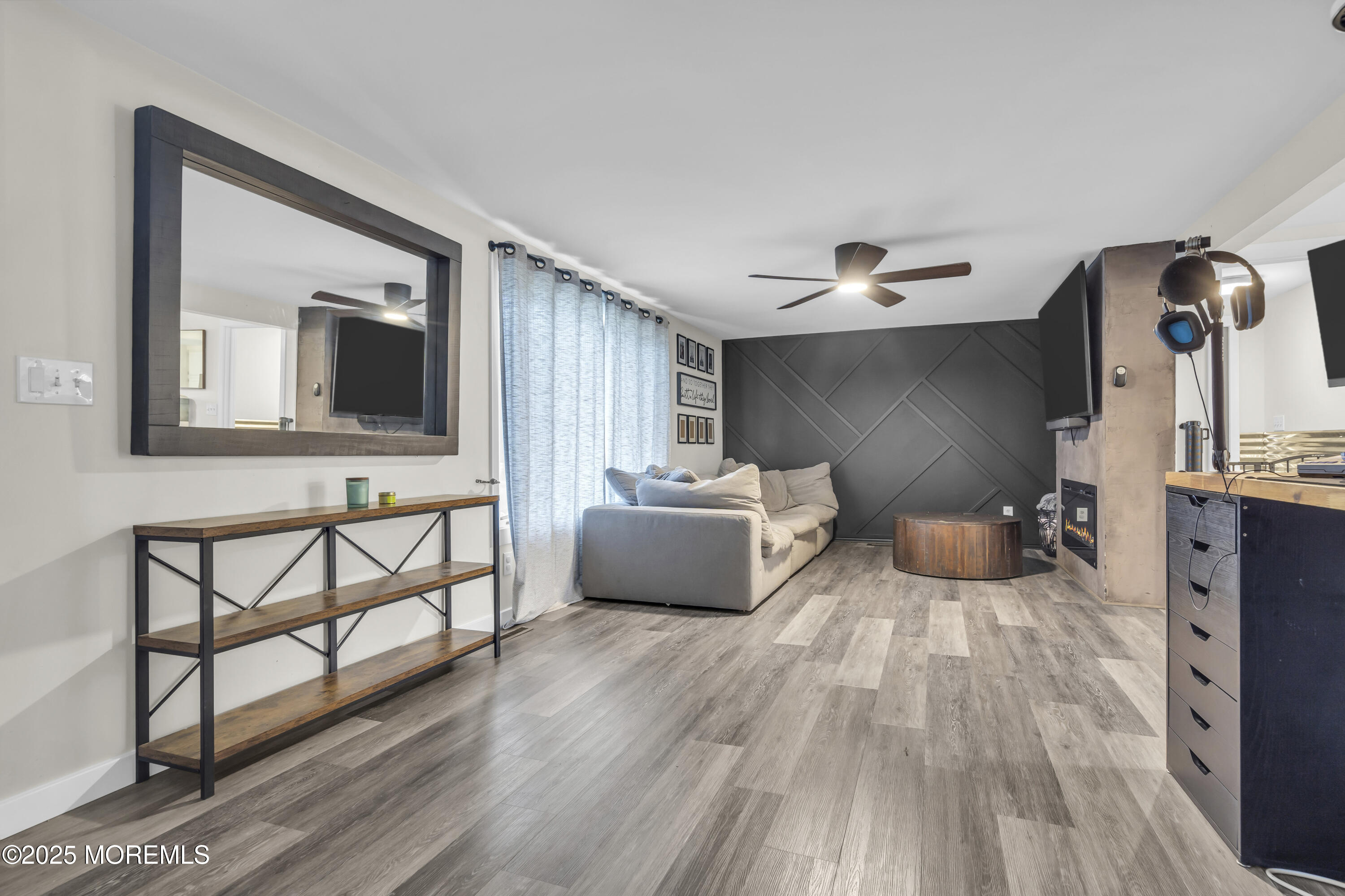 235 Willow Lane Image 3