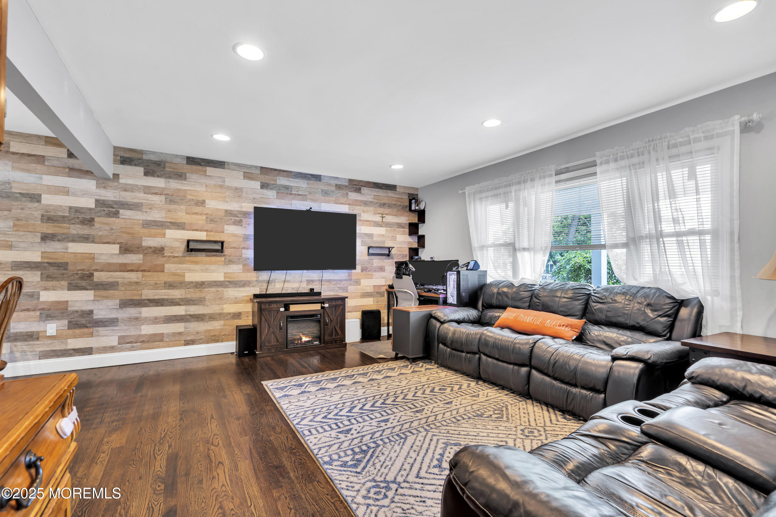 640 Broadway Boulevard Image 3