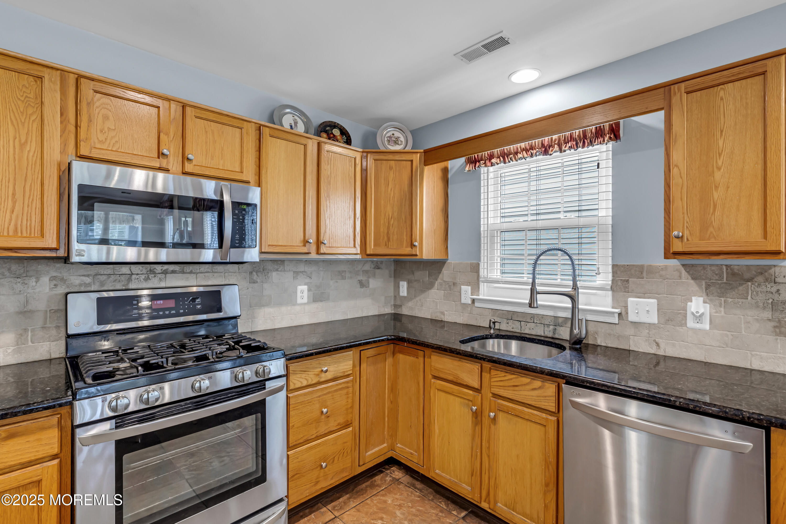 36 Medinah Court, Jackson, NJ, 08527 image 9